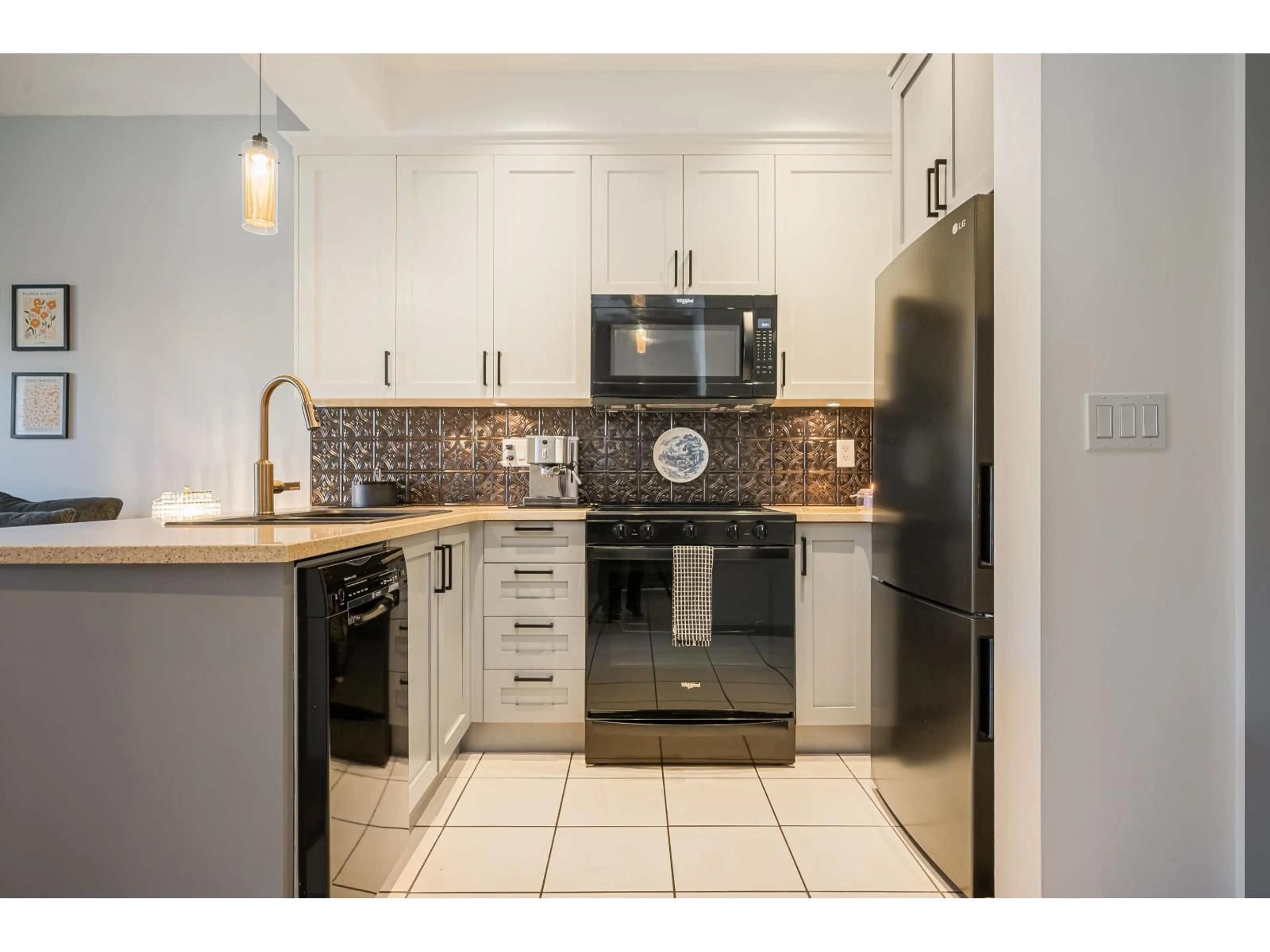 Standard kitchen, ceramic/tile floor for 314 - 45530 MARKET WAY, Chilliwack British Columbia V2R0M5