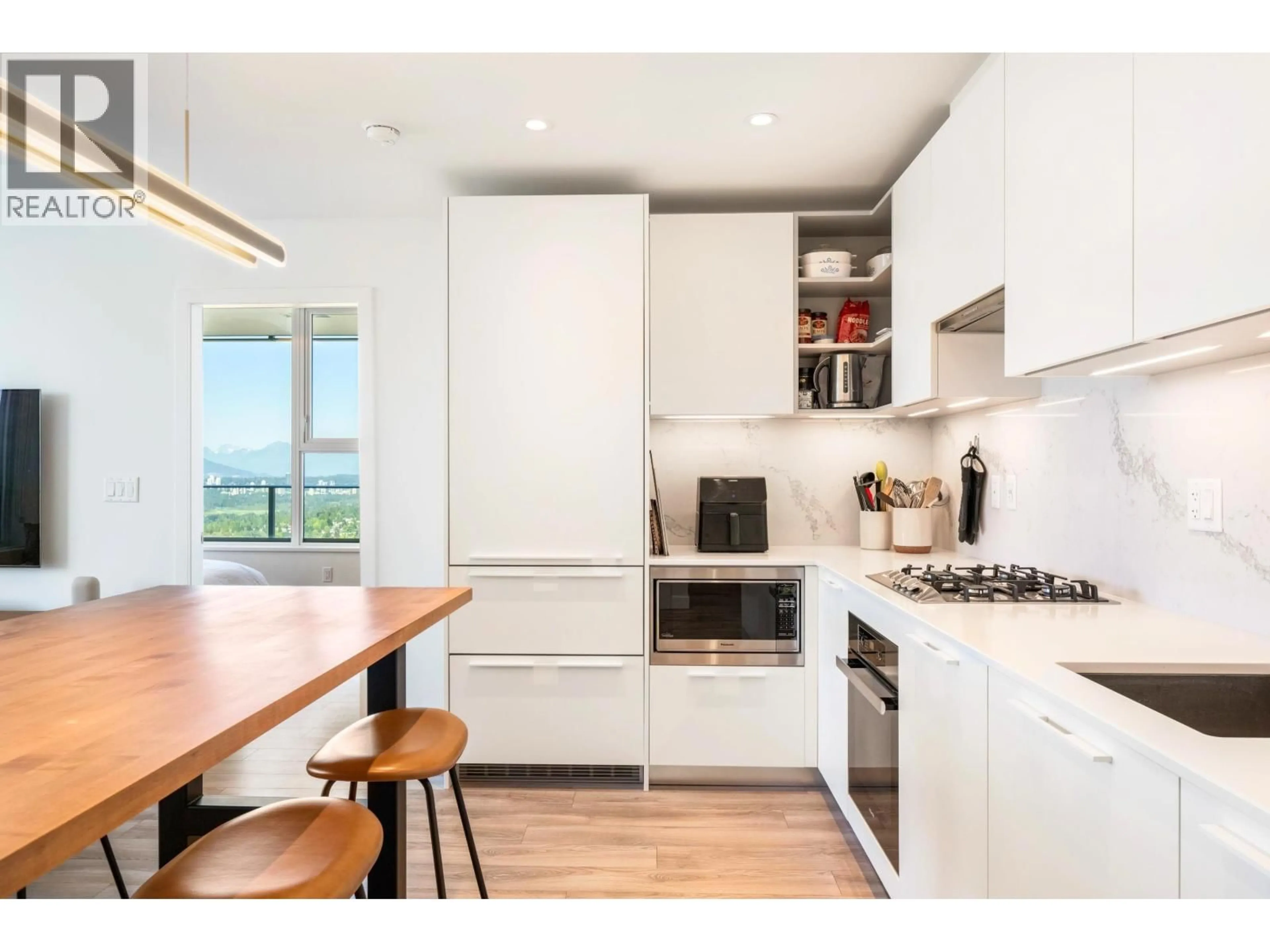 Contemporary kitchen, unknown for 3104 - 6699 DUBLANE AVENUE, Burnaby British Columbia V5H0J8