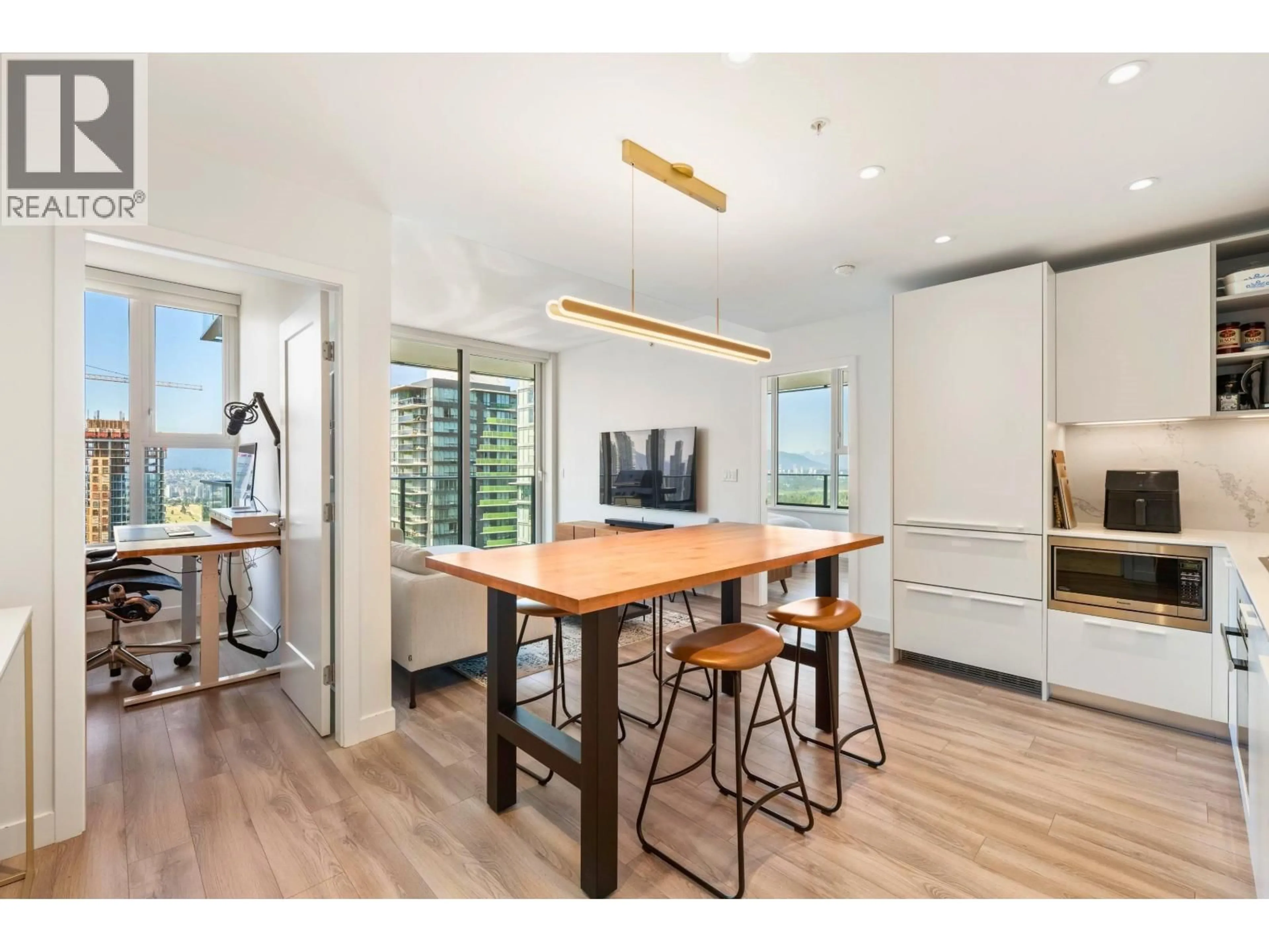 Open concept kitchen, wood/laminate floor for 3104 - 6699 DUBLANE AVENUE, Burnaby British Columbia V5H0J8