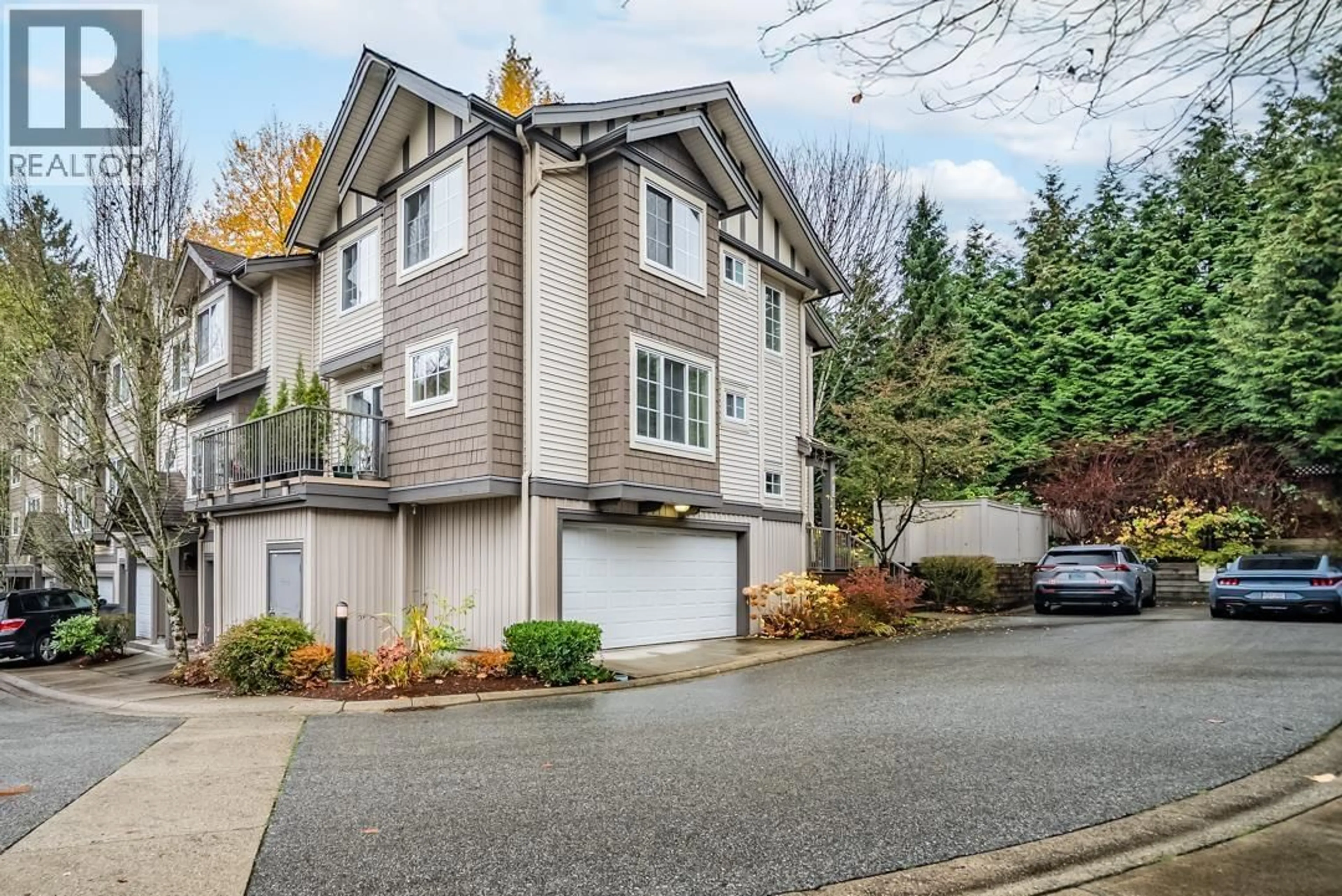 Home with vinyl exterior material, street for 16 - 3379 MORREY COURT, Burnaby British Columbia V3J7Y4