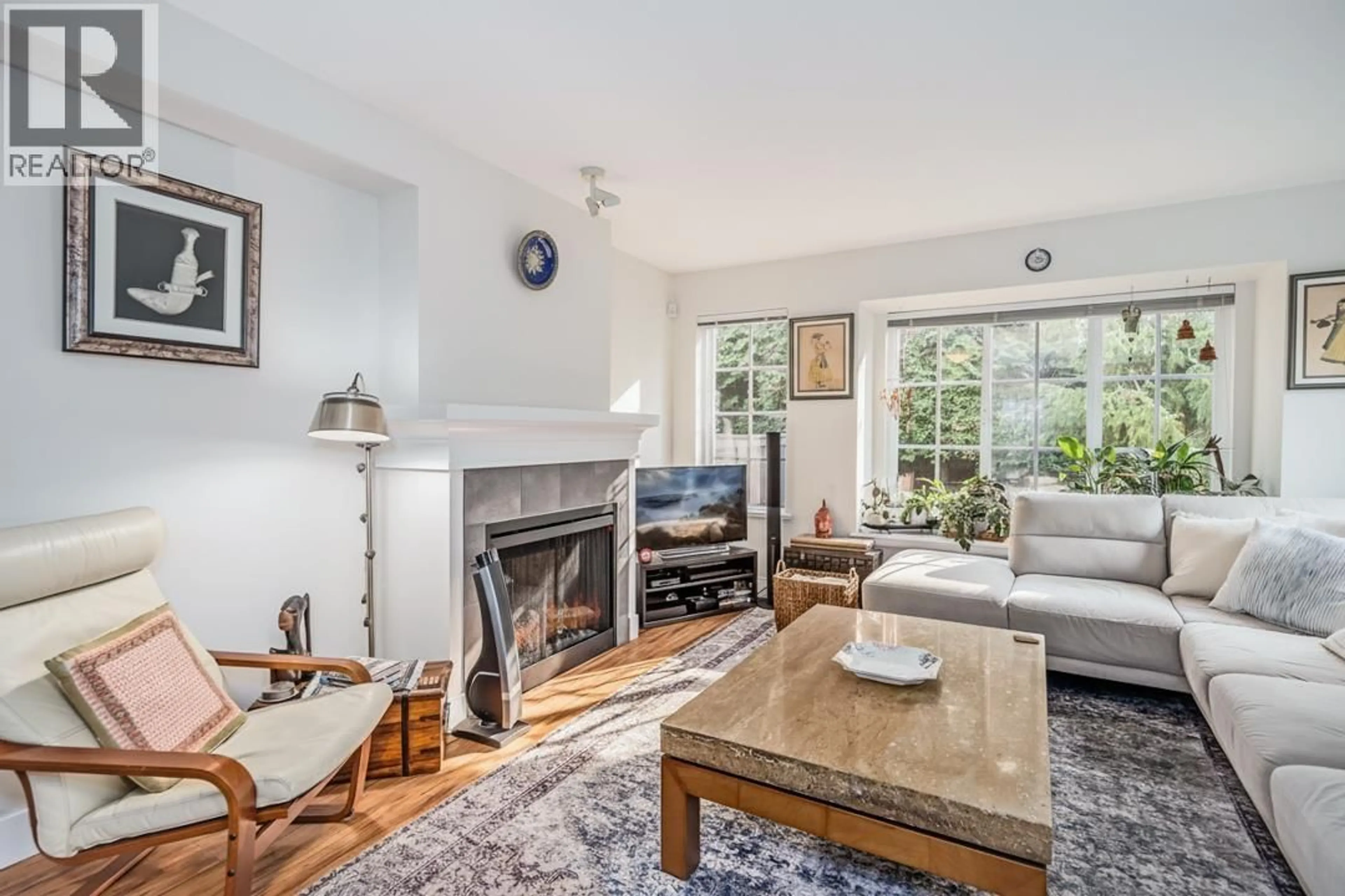 Living room with furniture, unknown for 16 - 3379 MORREY COURT, Burnaby British Columbia V3J7Y4