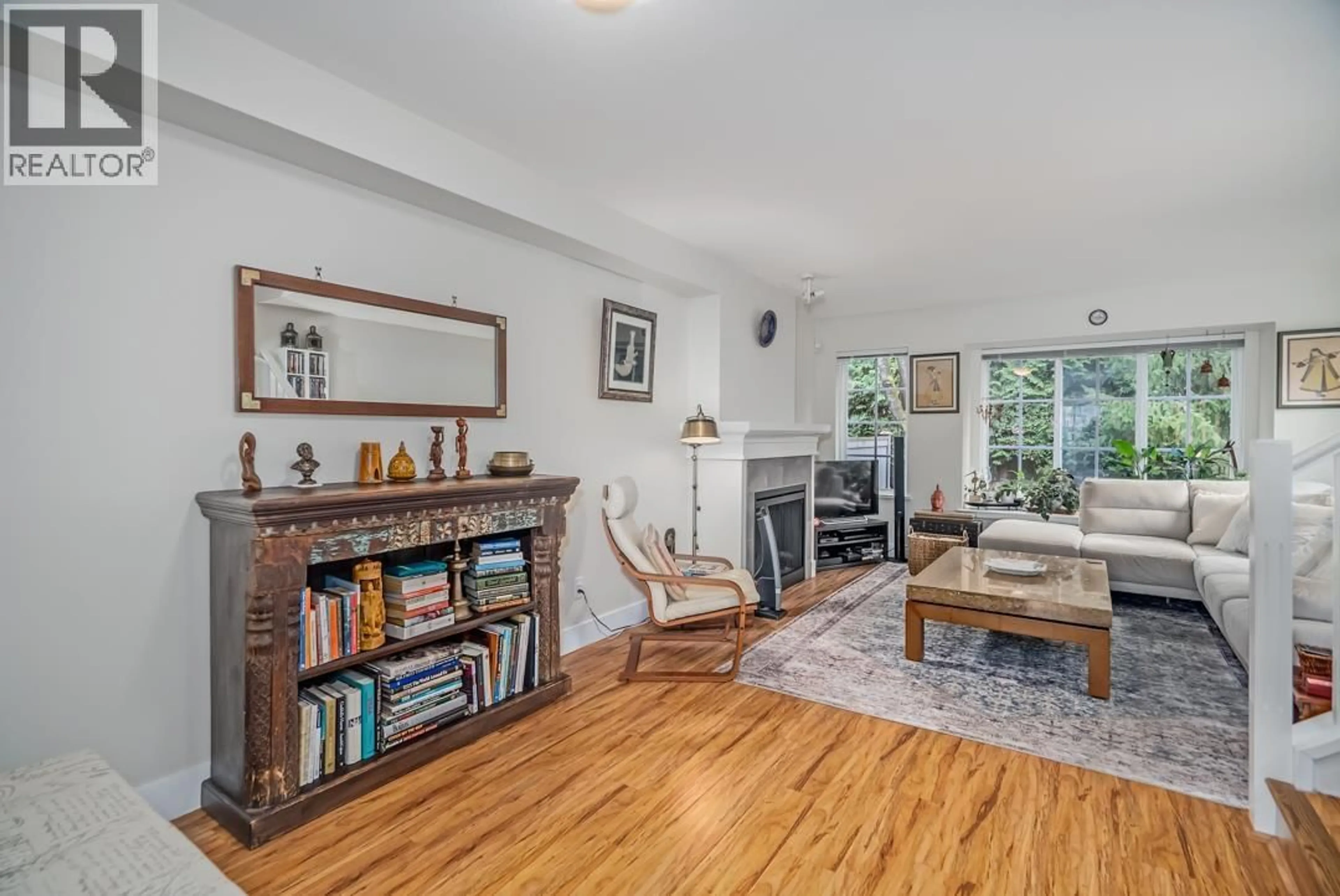 Living room with furniture, unknown for 16 - 3379 MORREY COURT, Burnaby British Columbia V3J7Y4