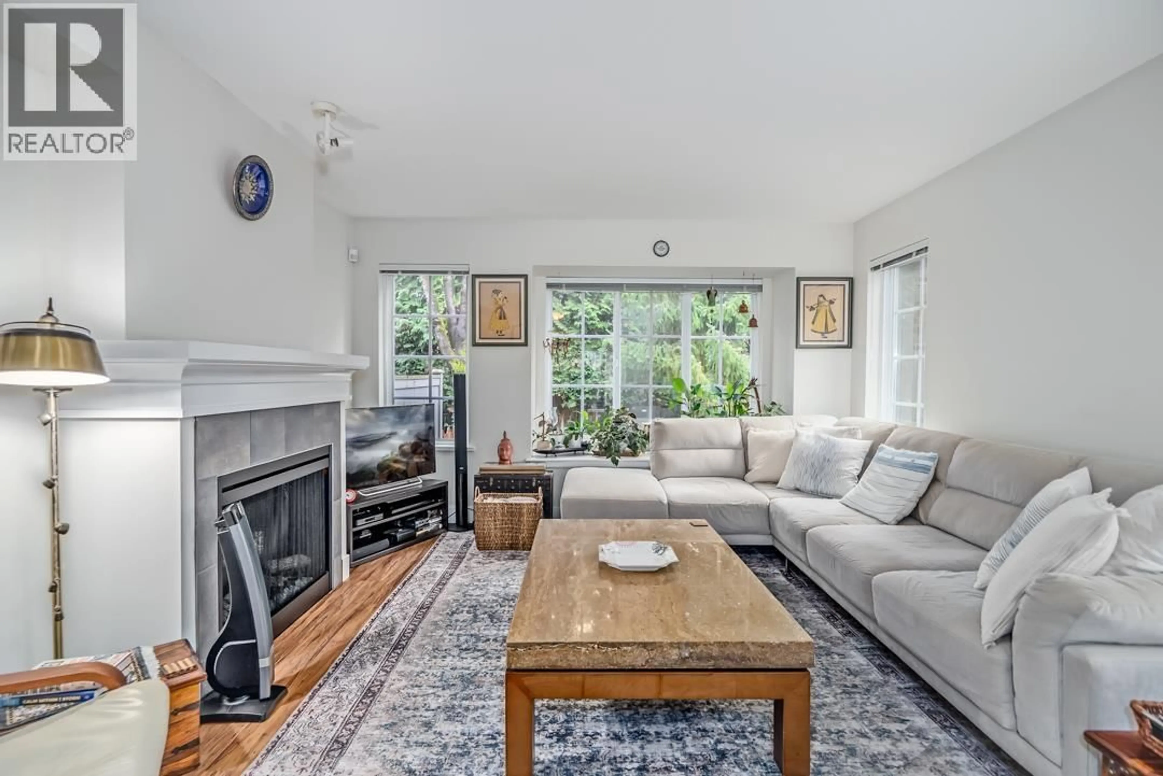 Living room with furniture, unknown for 16 - 3379 MORREY COURT, Burnaby British Columbia V3J7Y4