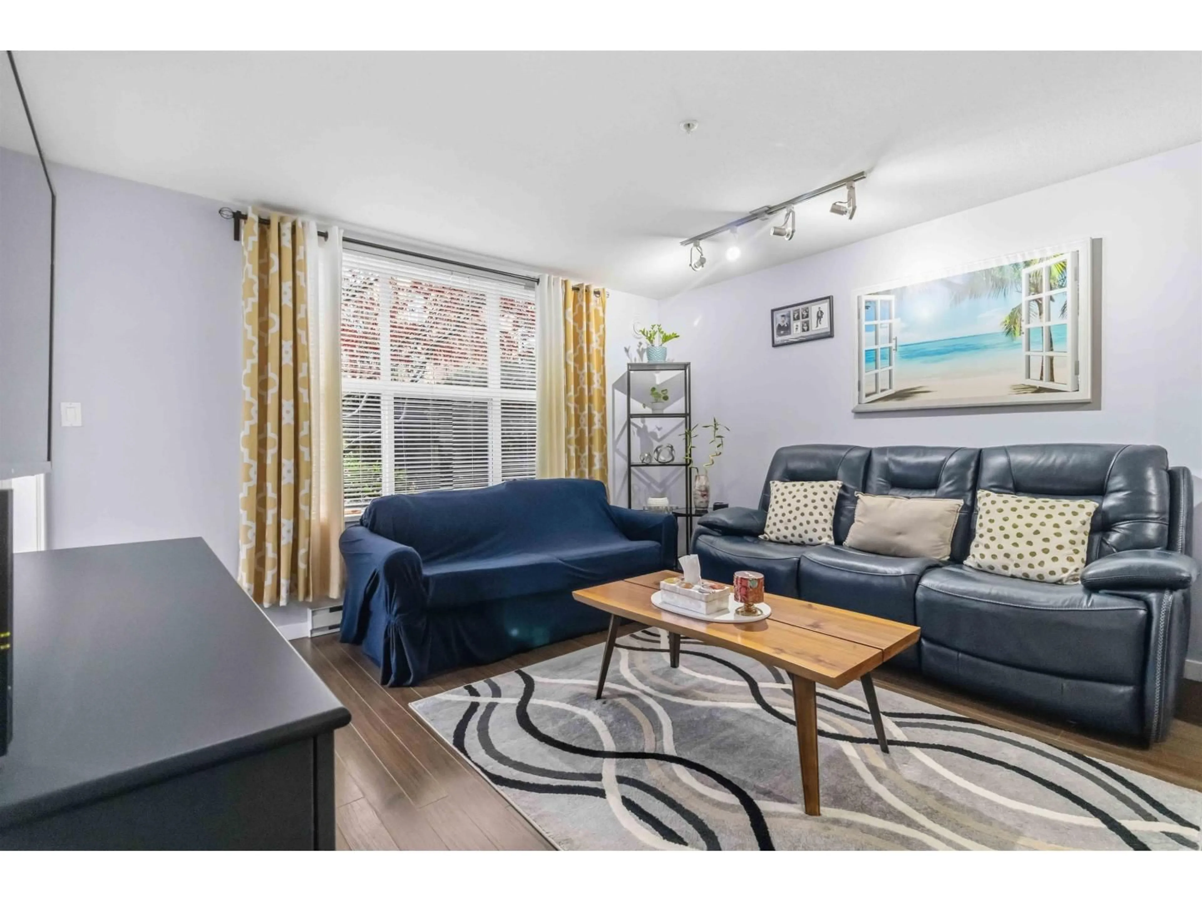 Living room with furniture, unknown for 124 - 10707 139, Surrey British Columbia V3T0B2