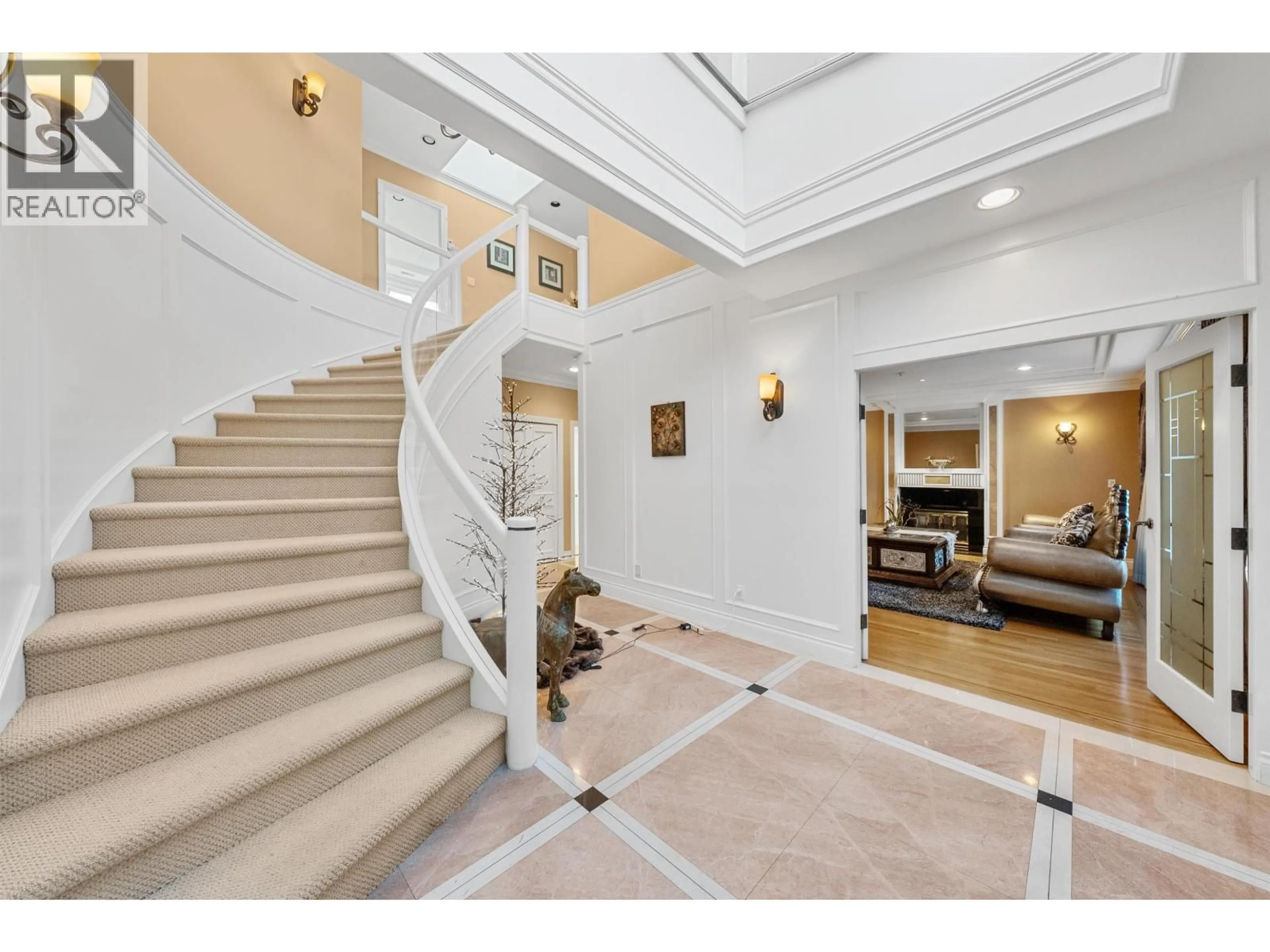 Indoor foyer for 1426 48TH AVENUE, Vancouver British Columbia V6M2P2