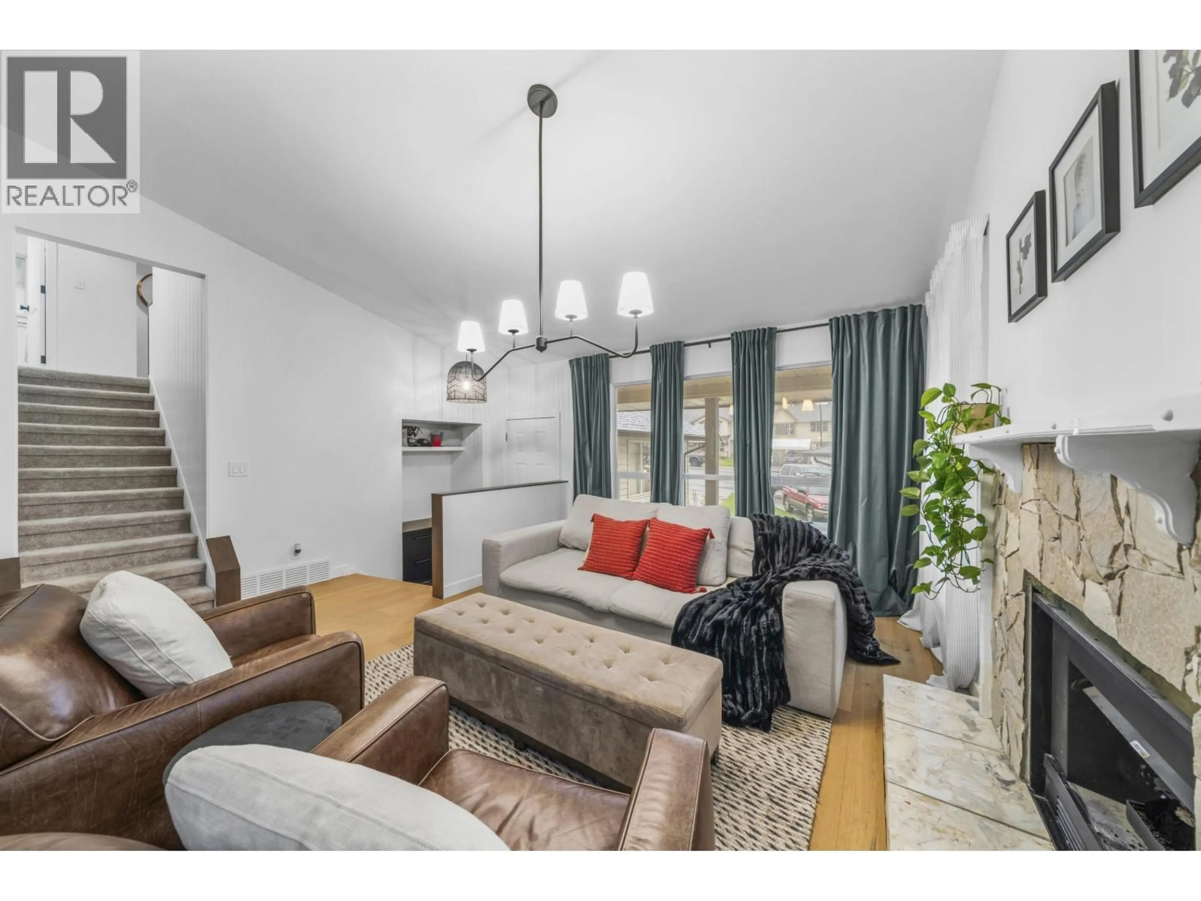 Living room with furniture, wood/laminate floor for 12432 EDGE STREET, Maple Ridge British Columbia V2X0B3