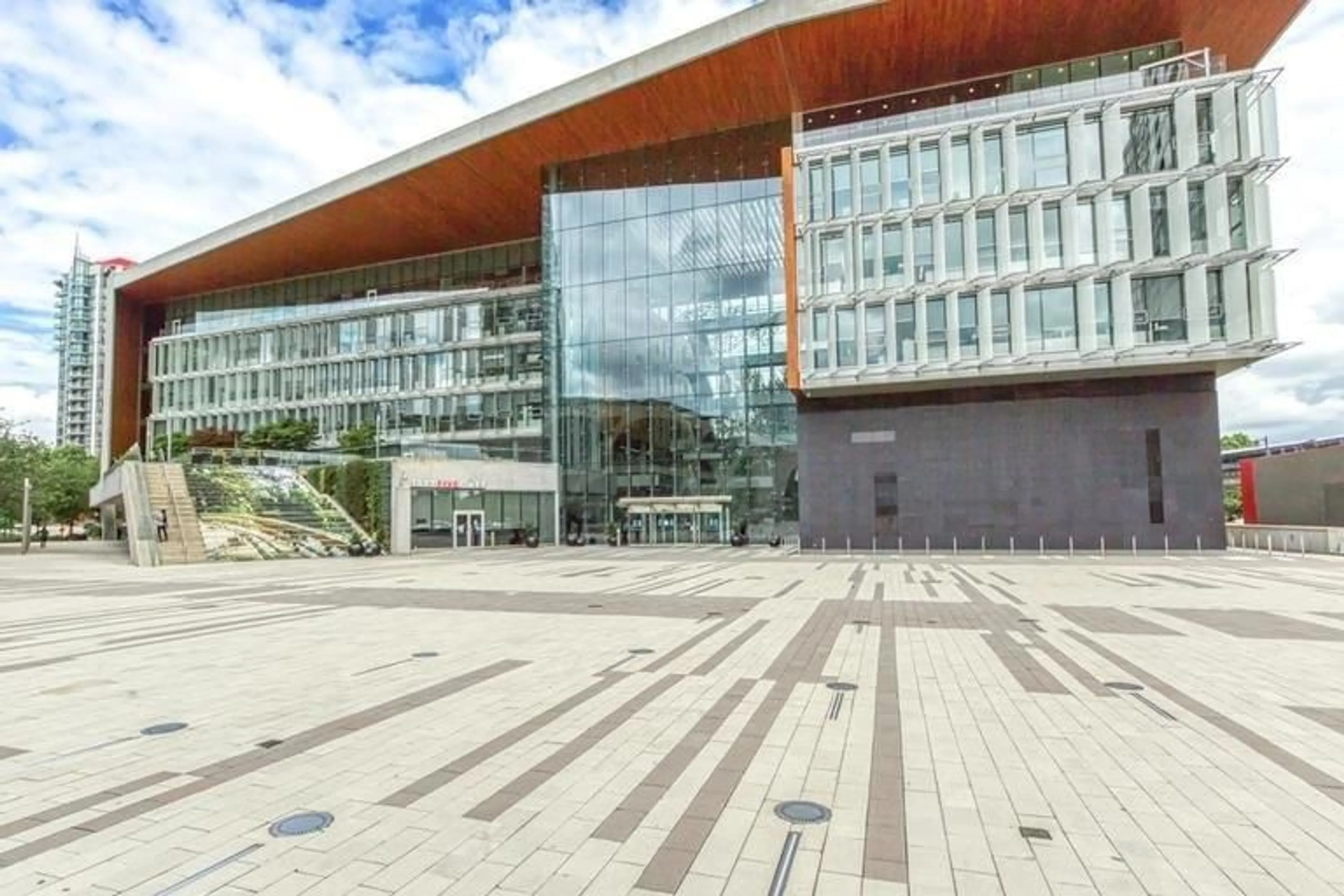 Indoor foyer for 4004 - 13495 CENTRAL, Surrey British Columbia V3T0K2