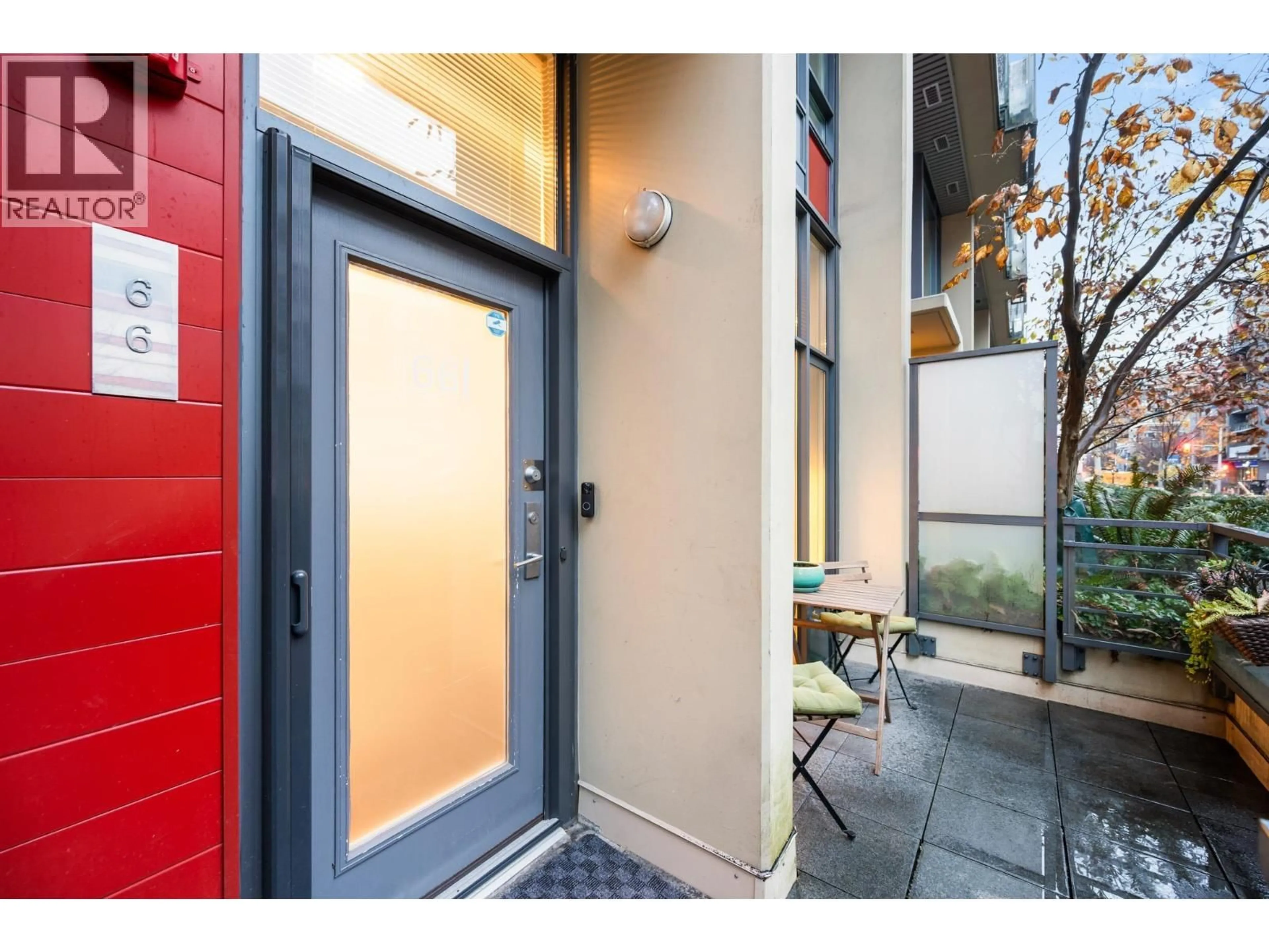 Indoor entryway for 66 1ST AVENUE, Vancouver British Columbia V5Y0K4