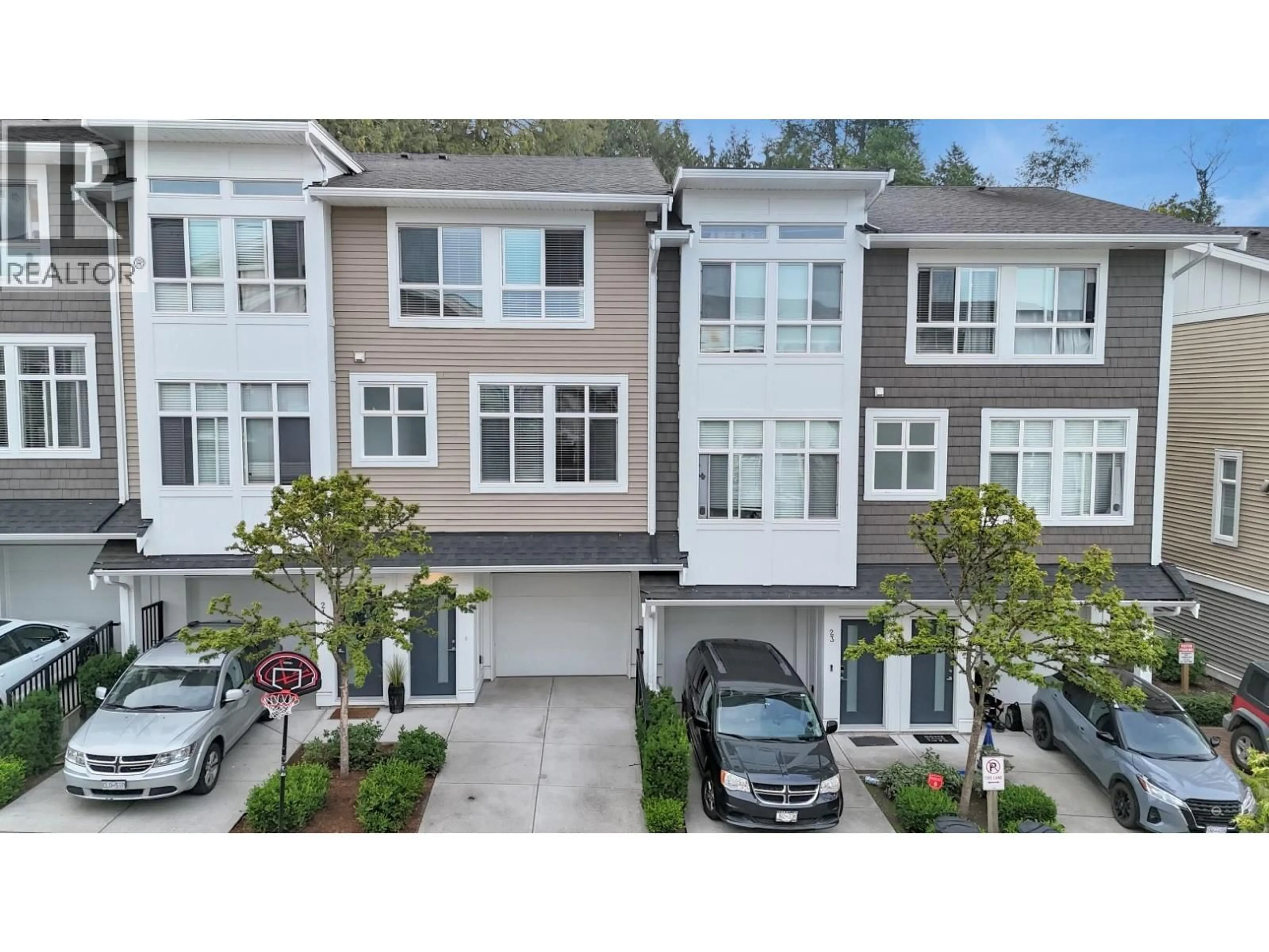 A pic from outside/outdoor area/front of a property/back of a property/a pic from drone, street for 22 - 24108 104 AVENUE, Maple Ridge British Columbia V2W0J5