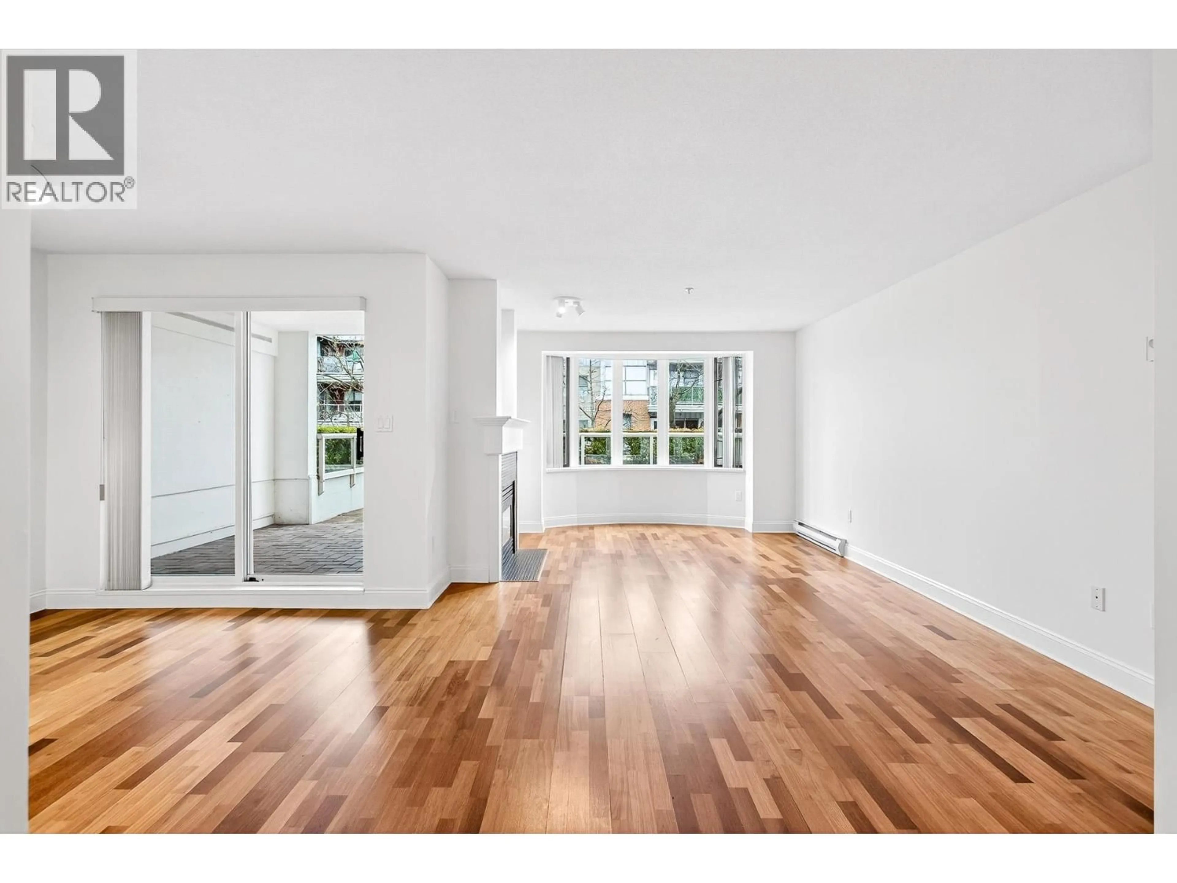 Unknown for 213 - 220 NEWPORT DRIVE, Port Moody British Columbia V3H5B8