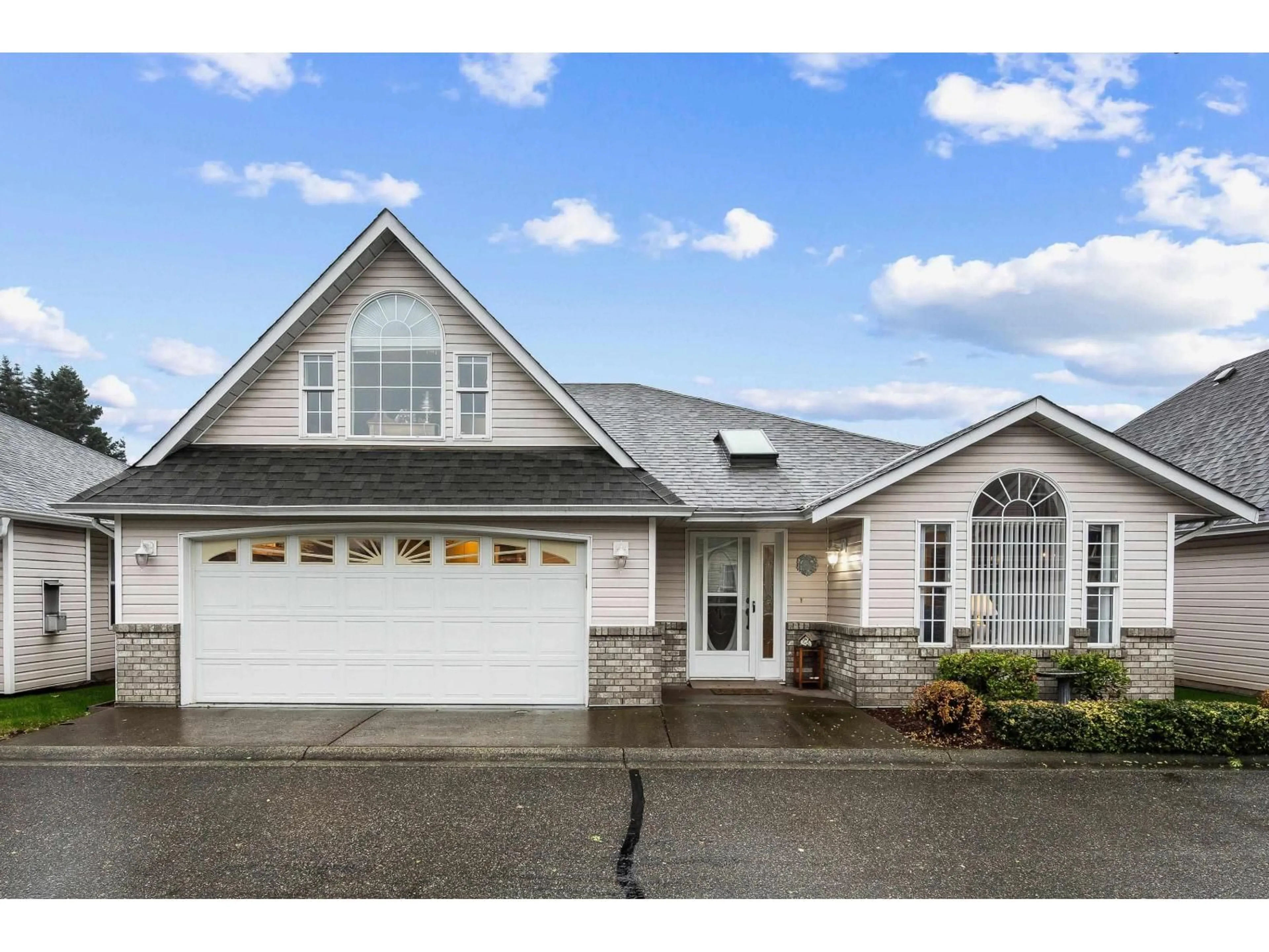 Home with vinyl exterior material, street for 8 - 6336 TYSON ROAD, Chilliwack British Columbia V2R3X7