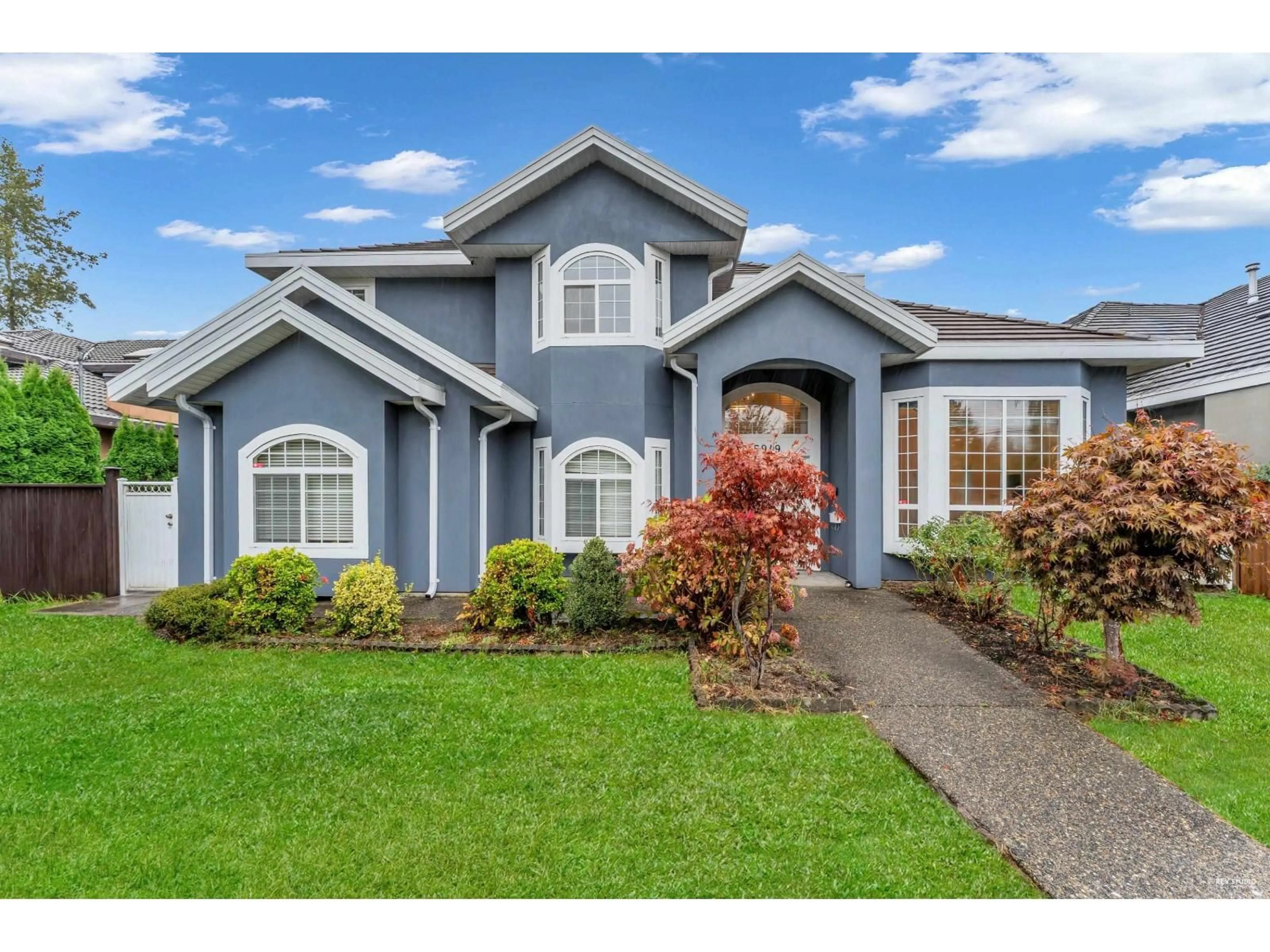 Home with vinyl exterior material, street for 15949 108, Surrey British Columbia V4N1J6