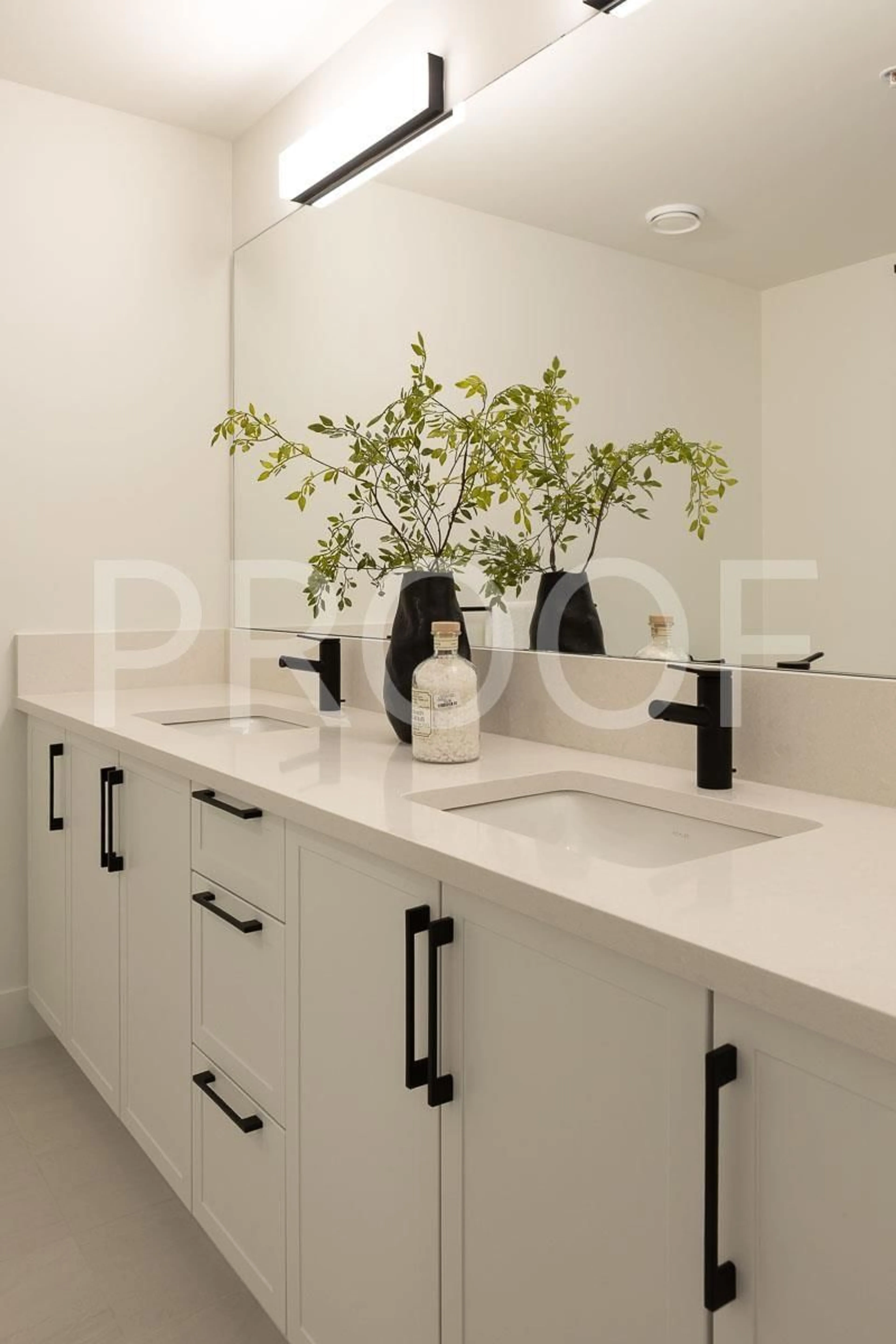Contemporary bathroom, ceramic/tile floor for 103 - 3465 146A, Surrey British Columbia V0V0V0