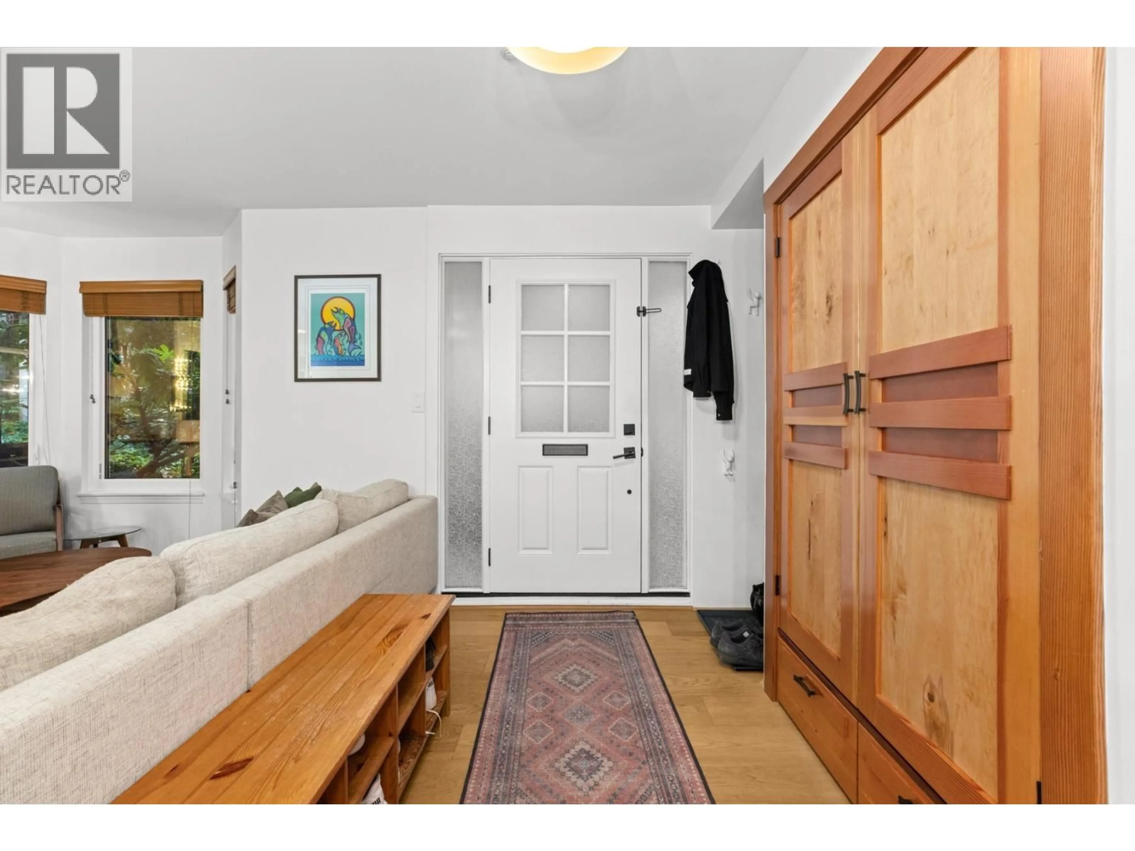 Indoor entryway for 776 UNION STREET, Vancouver British Columbia V6A2C2