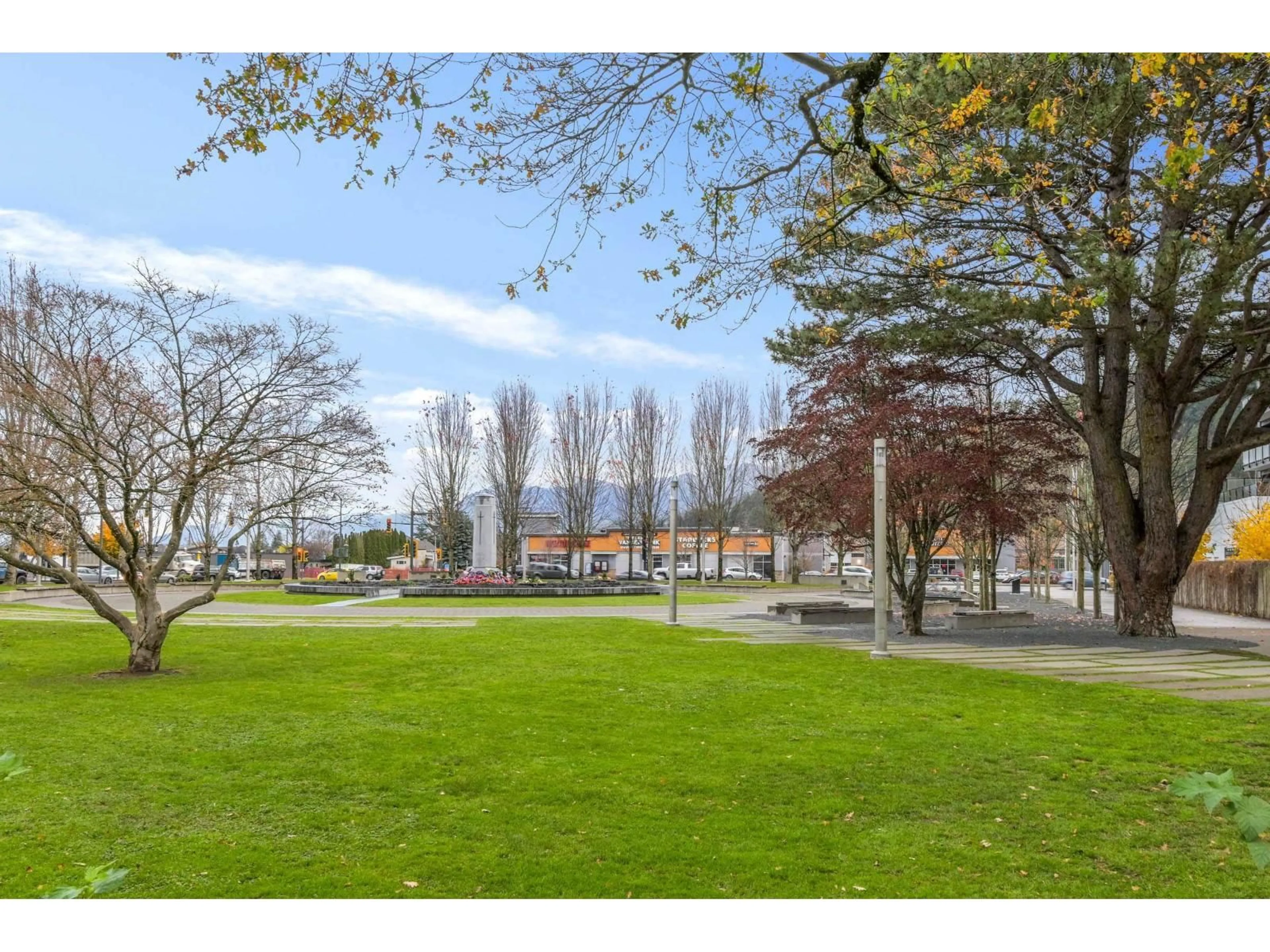 A pic from outside/outdoor area/front of a property/back of a property/a pic from drone, unknown for 502 - 45497 CAMPUS DRIVE, Chilliwack British Columbia V2R6L8