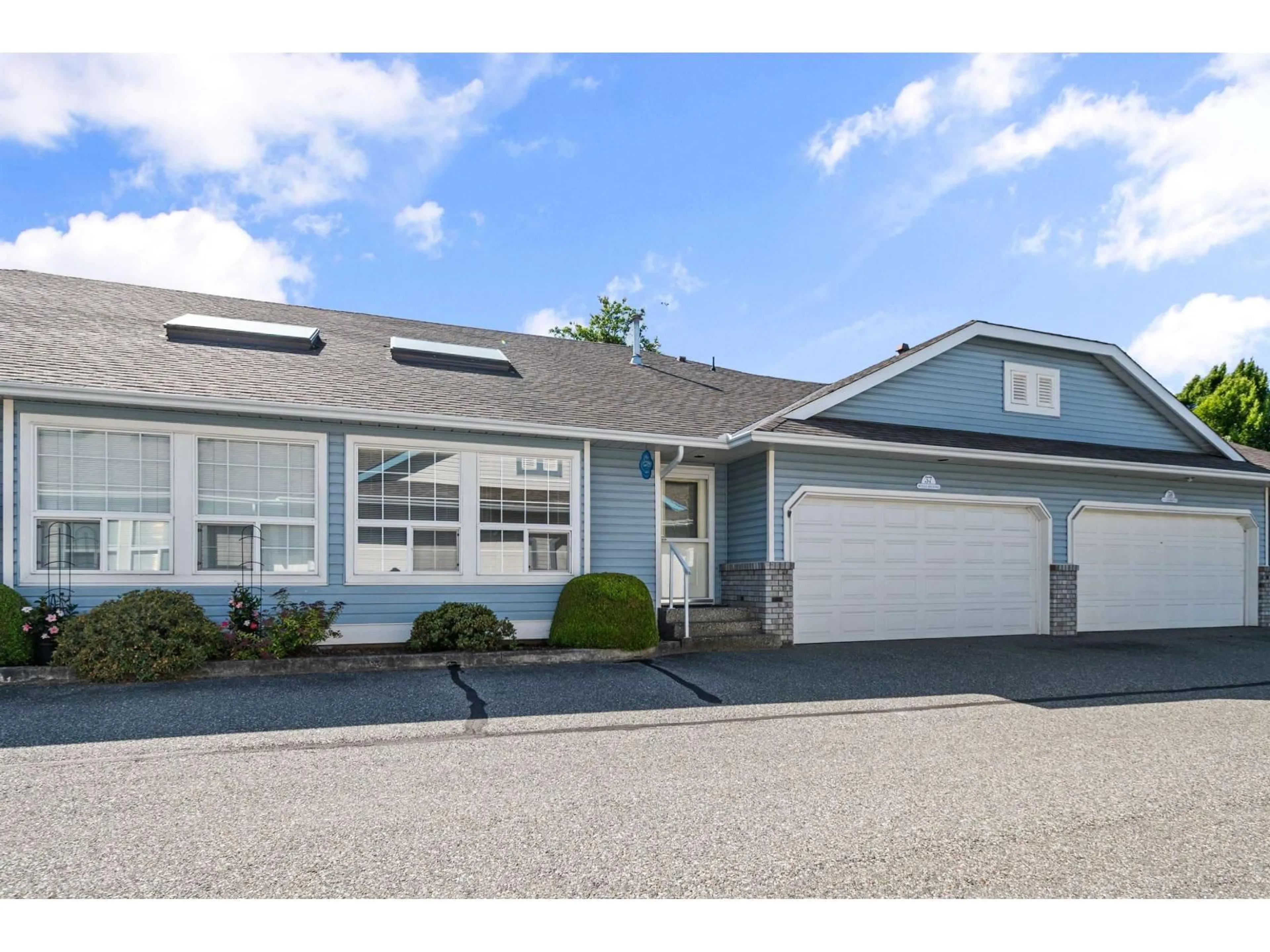 Home with vinyl exterior material, street for 37 - 45175 WELLS ROAD, Chilliwack British Columbia V2R3K7