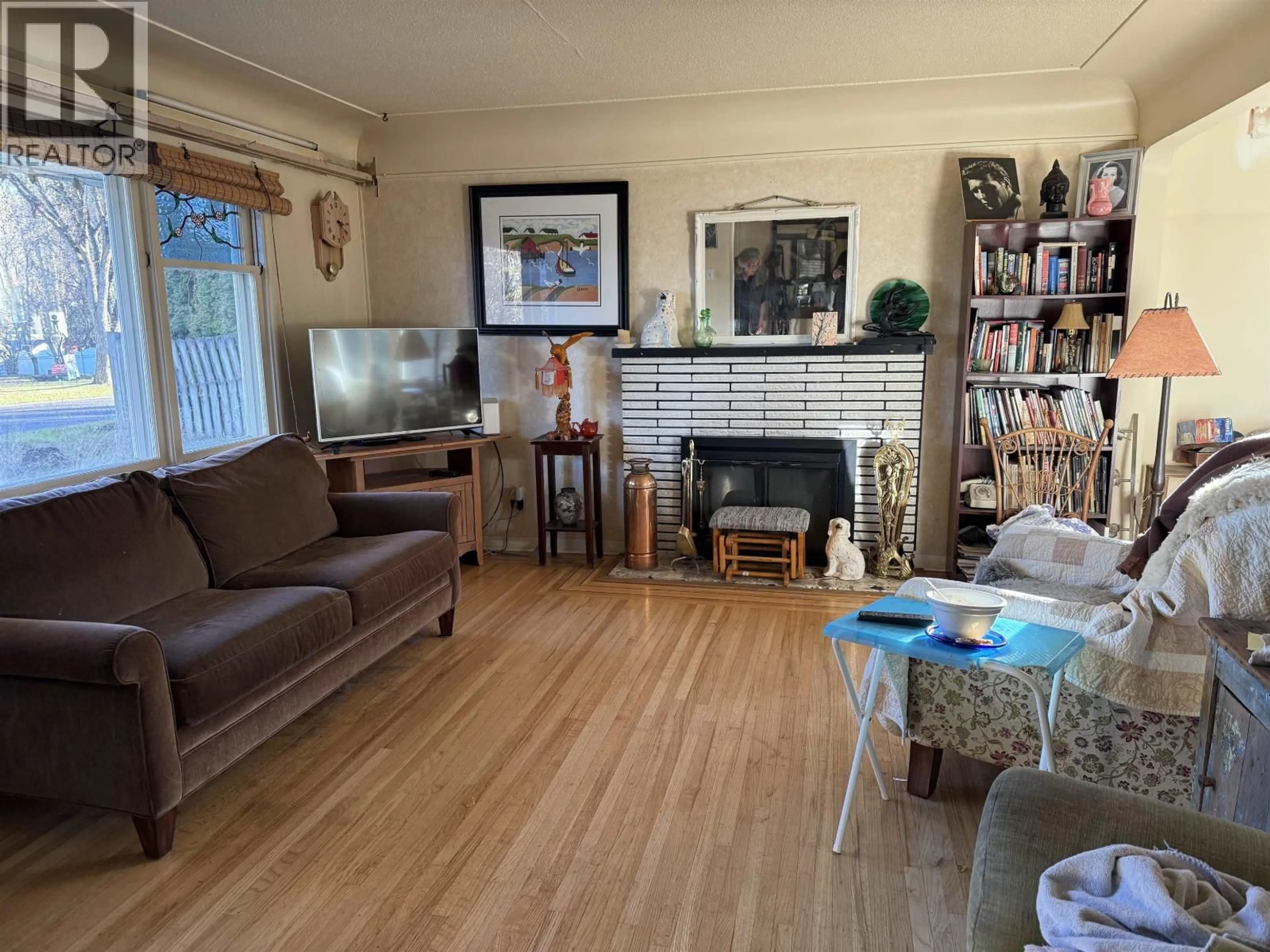 Living room with furniture, unknown for 1567 BIRCH STREET, Prince George British Columbia V2L1B3