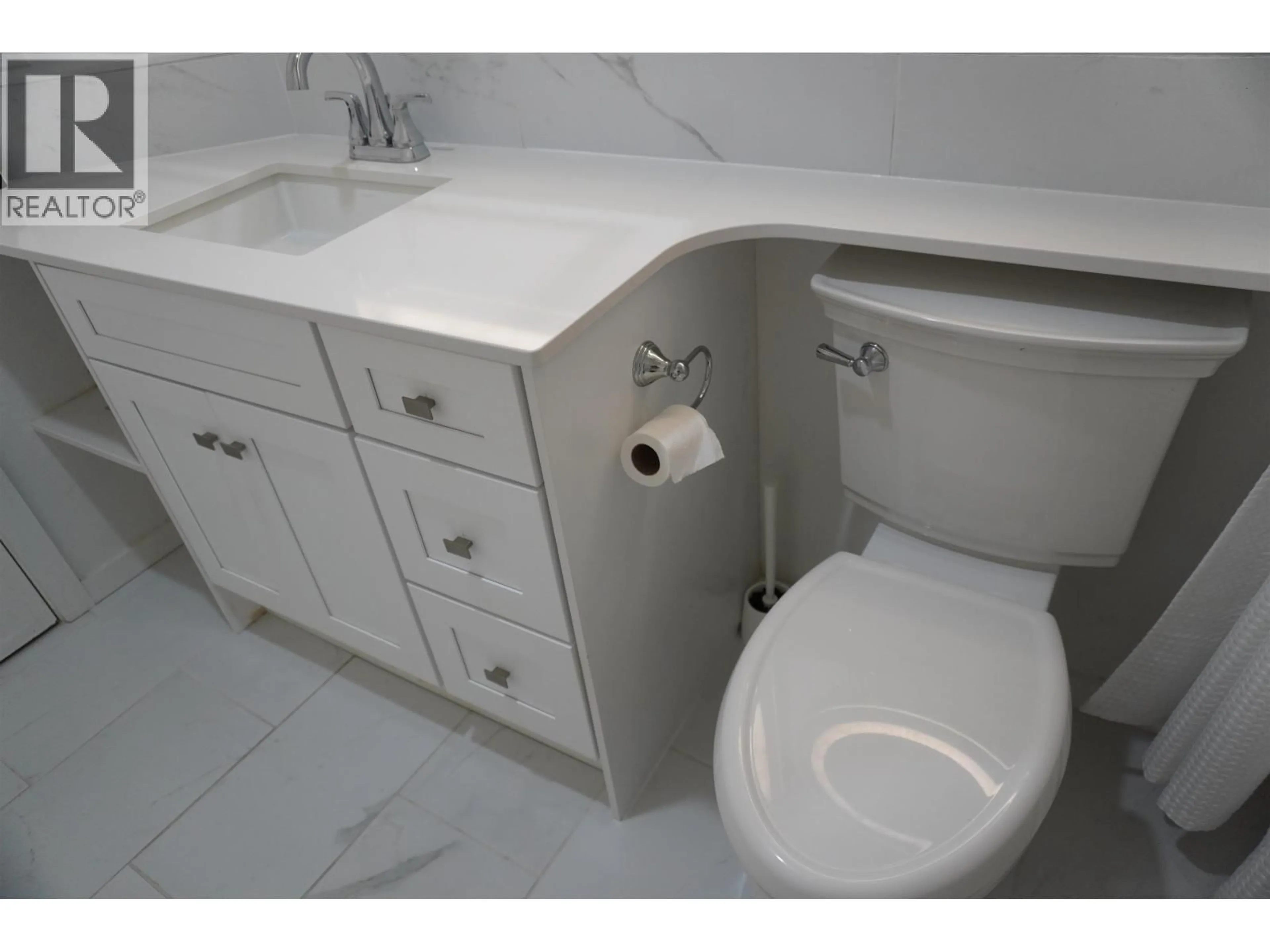 Standard bathroom, unknown for 106 - 1868 11TH AVENUE, Vancouver British Columbia V5N1Z1