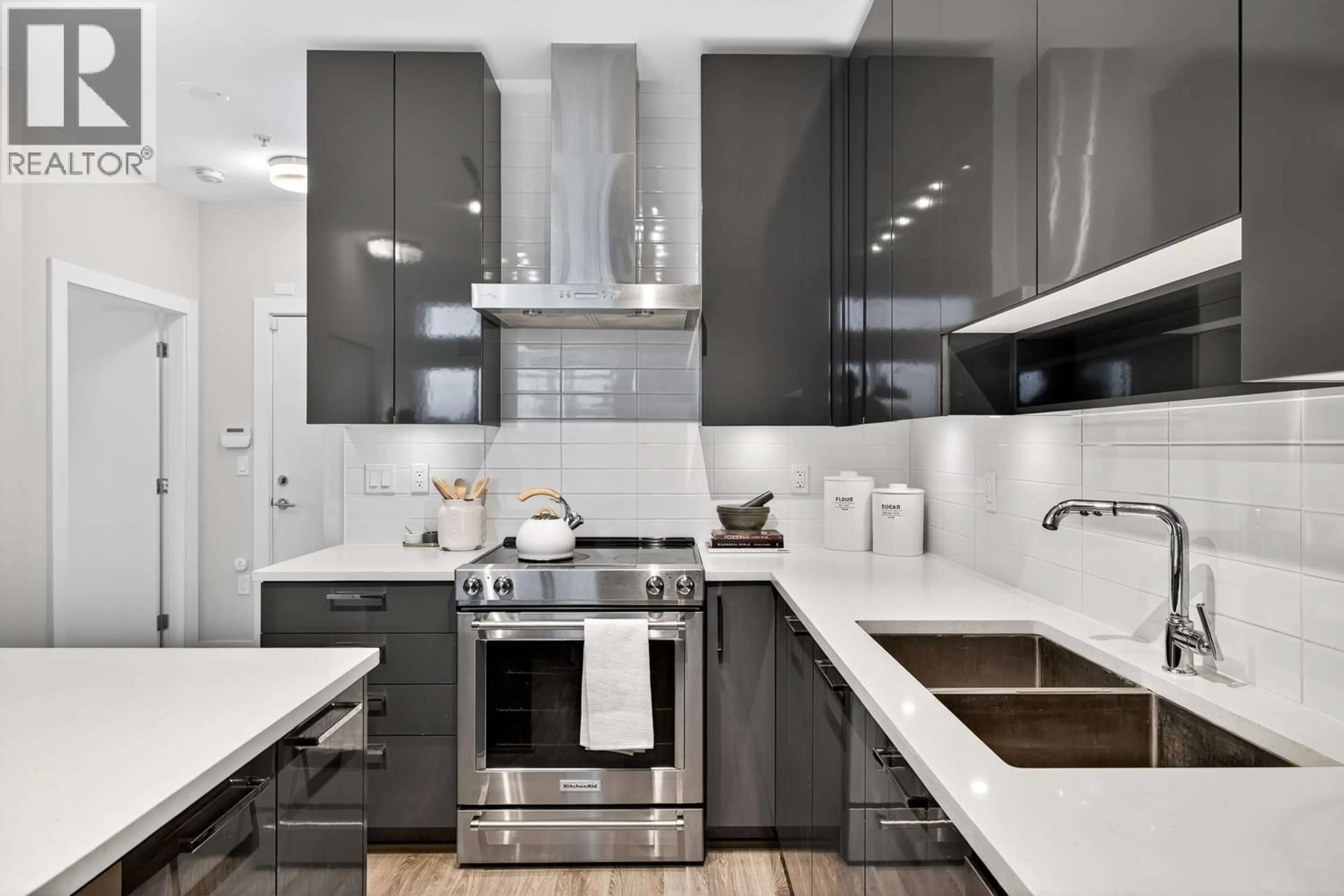 Contemporary kitchen, ceramic/tile floor for 408 - 1728 GILMORE AVENUE, Burnaby British Columbia V5C0L3