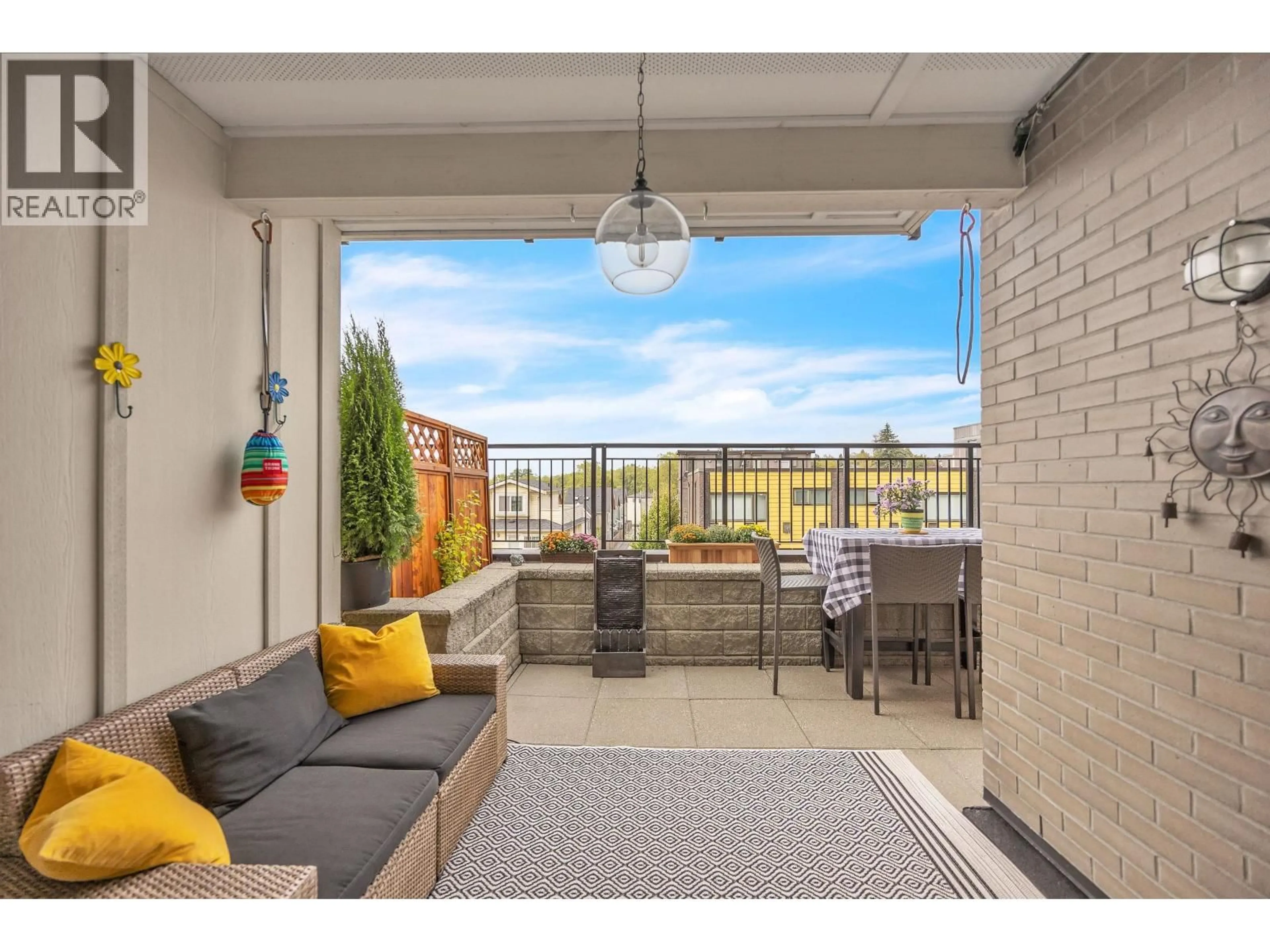 Patio, street for 205 - 2239 KINGSWAY BOULEVARD, Vancouver British Columbia V5N0E5