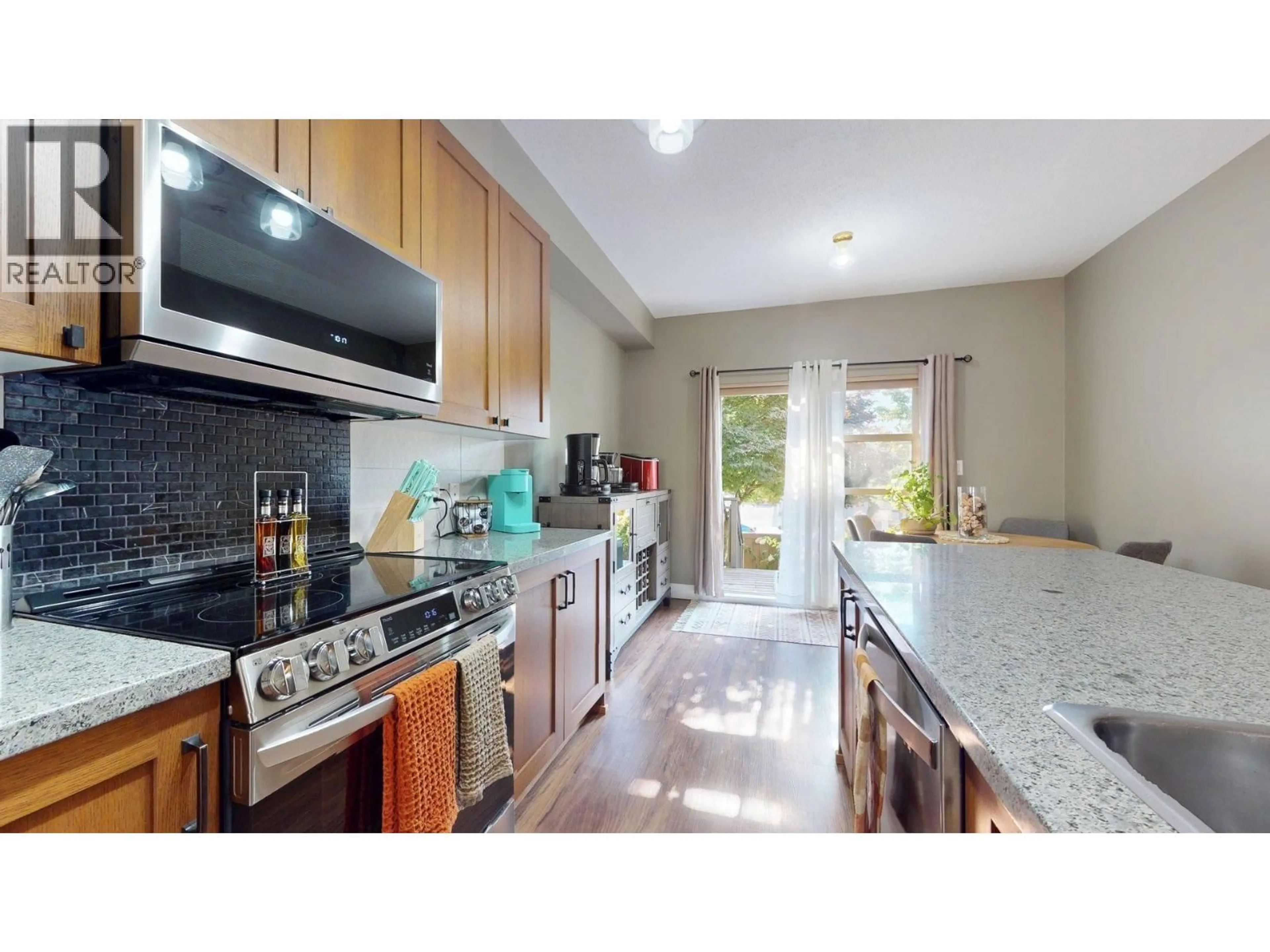 Open concept kitchen, unknown for 1274 STONEMOUNT PLACE, Squamish British Columbia V8B0R8