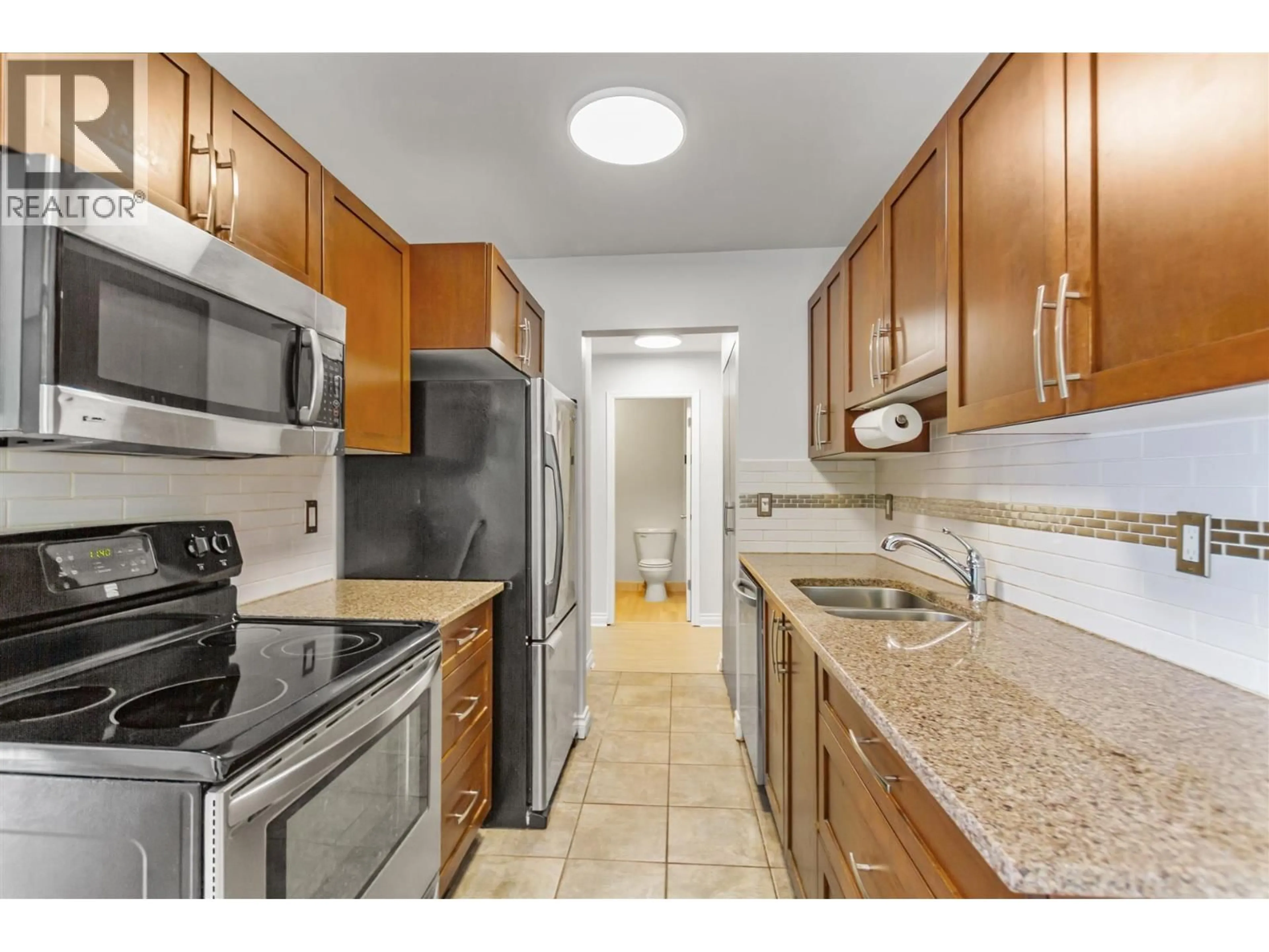 Standard kitchen, unknown for 112 - 590 WHITING WAY, Coquitlam British Columbia V3J3R9