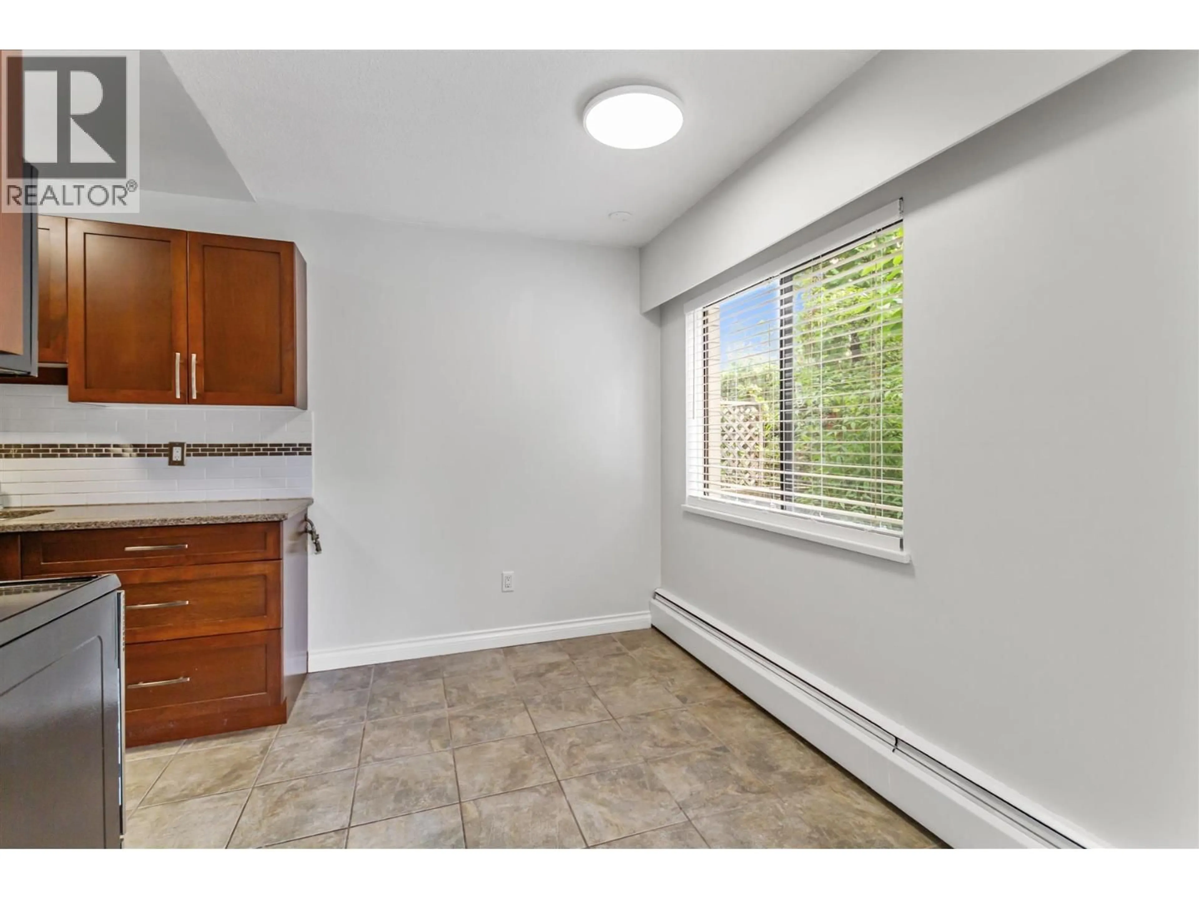 A pic of a room for 112 - 590 WHITING WAY, Coquitlam British Columbia V3J3R9