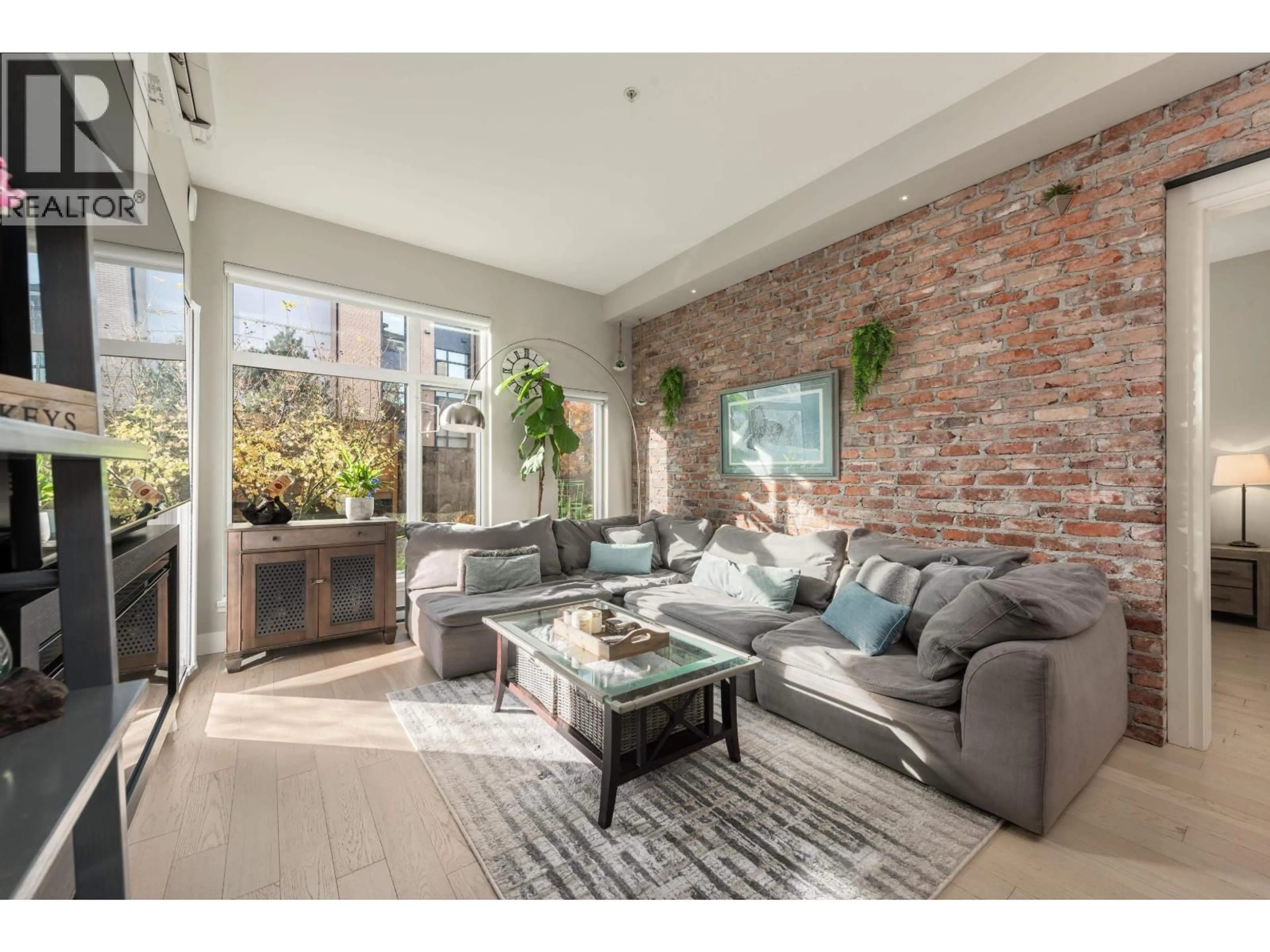 Living room with furniture, unknown for 116 - 262 SALTER STREET, New Westminster British Columbia V3M0J6