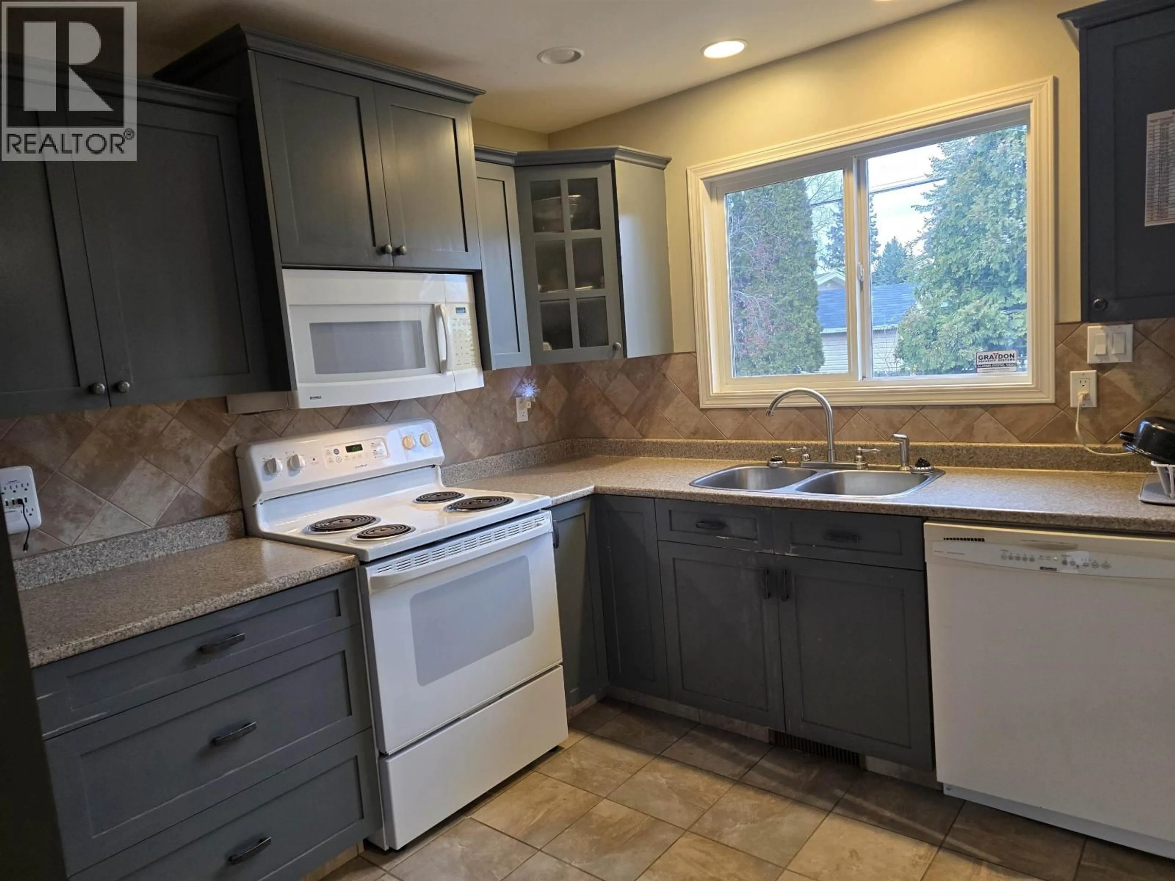 Standard kitchen, ceramic/tile floor for 2790 FAIRVIEW CRESCENT, Prince George British Columbia V2N1G8