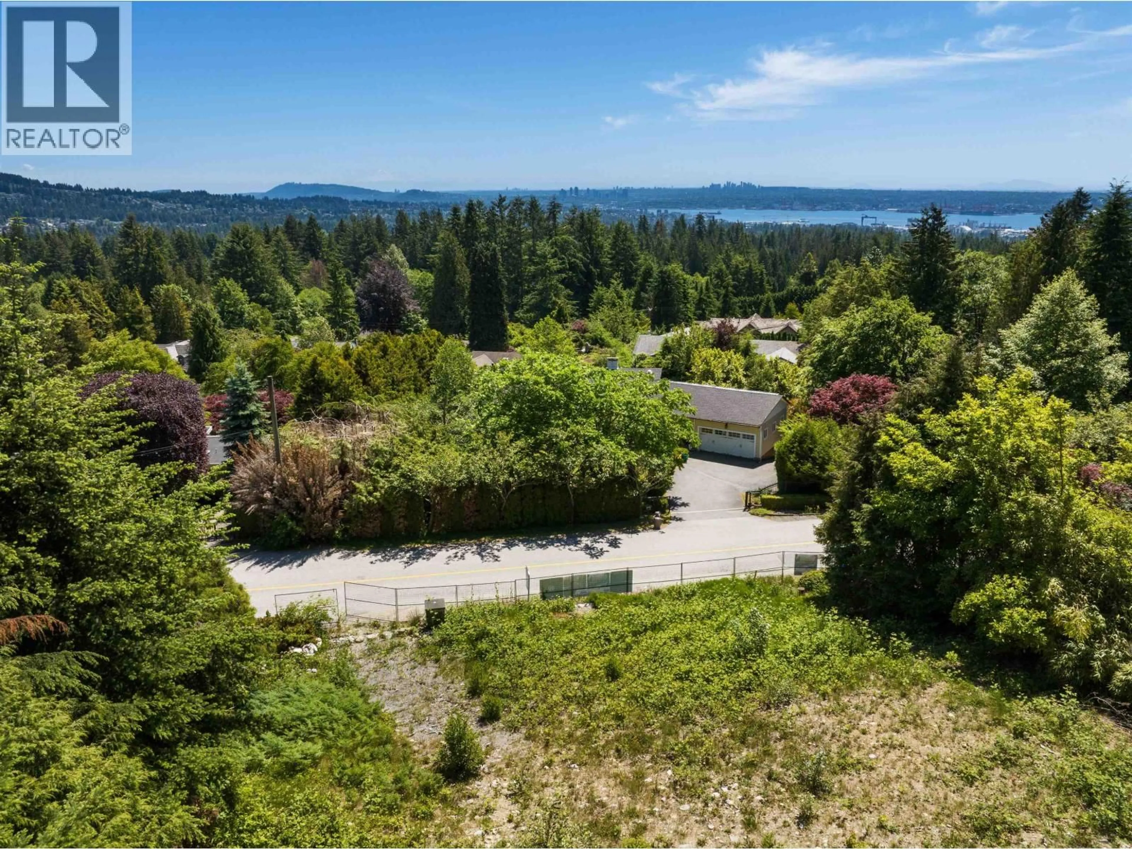 A pic from outside/outdoor area/front of a property/back of a property/a pic from drone, water/lake/river/ocean view for 705 ST. ANDREWS ROAD, West Vancouver British Columbia V7S1V5