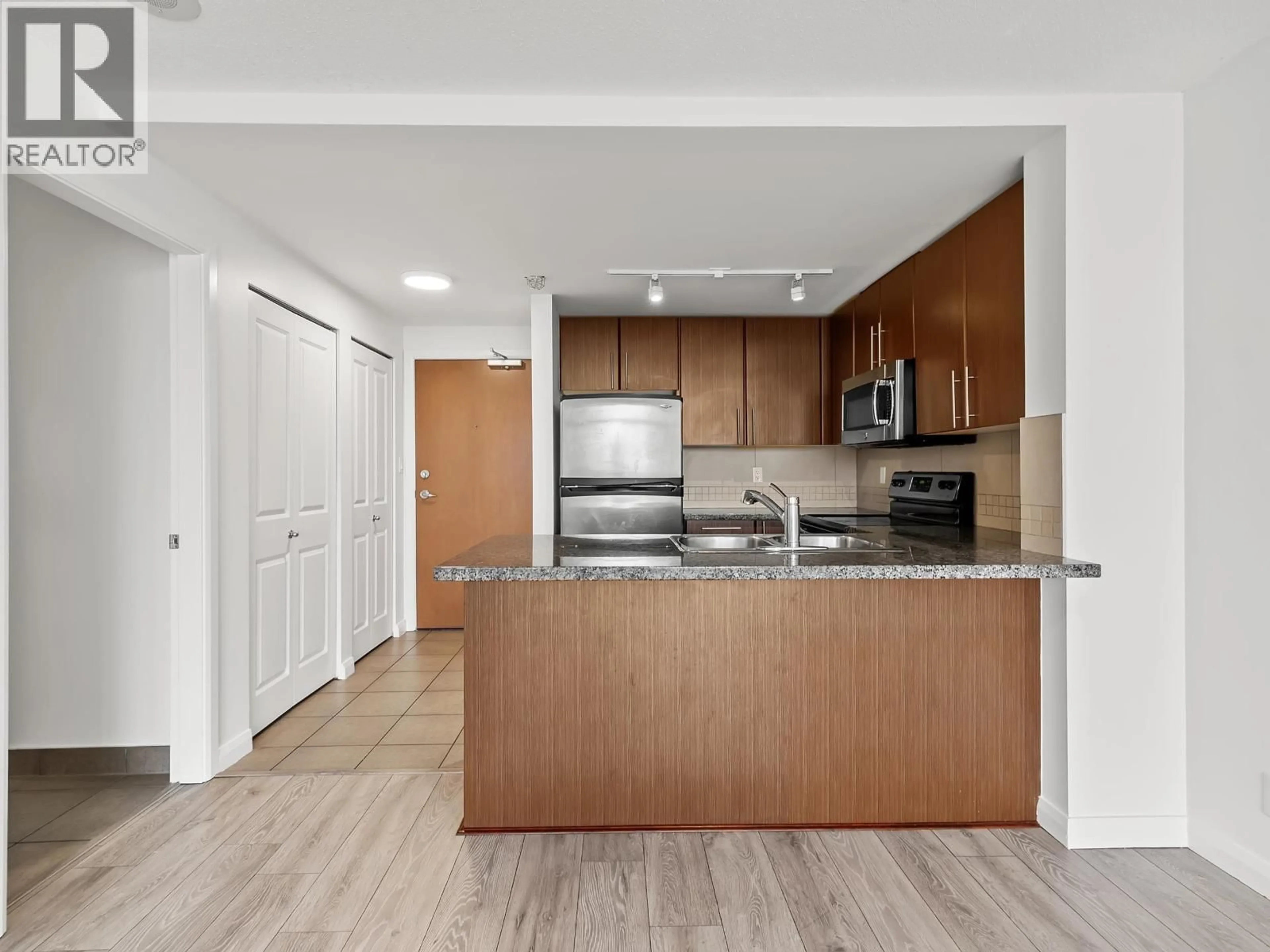 Open concept kitchen, unknown for 3507 - 892 CARNARVON STREET, New Westminster British Columbia V3M0C5