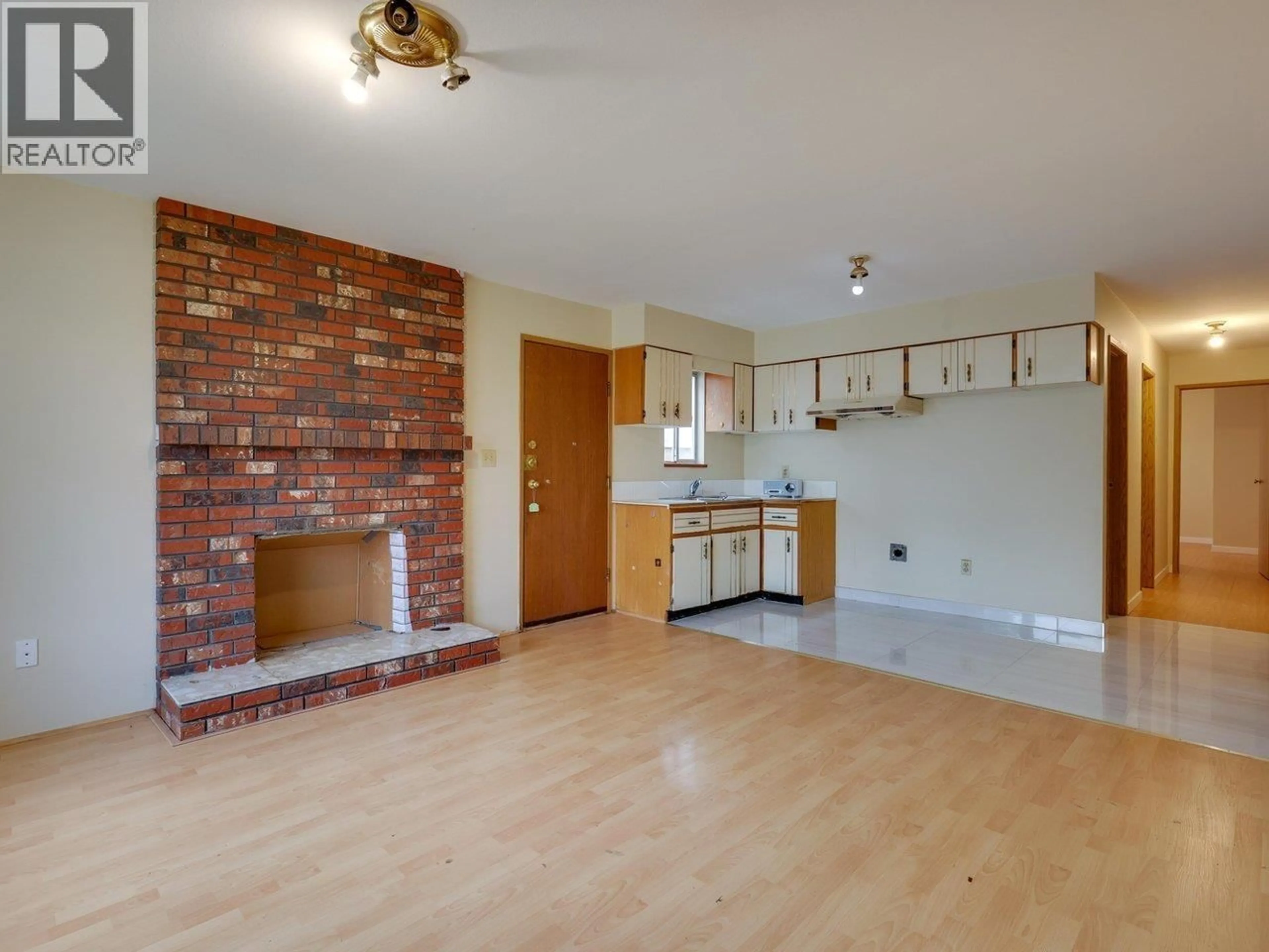 Unknown for 311 38TH AVENUE, Vancouver British Columbia V5W1H5