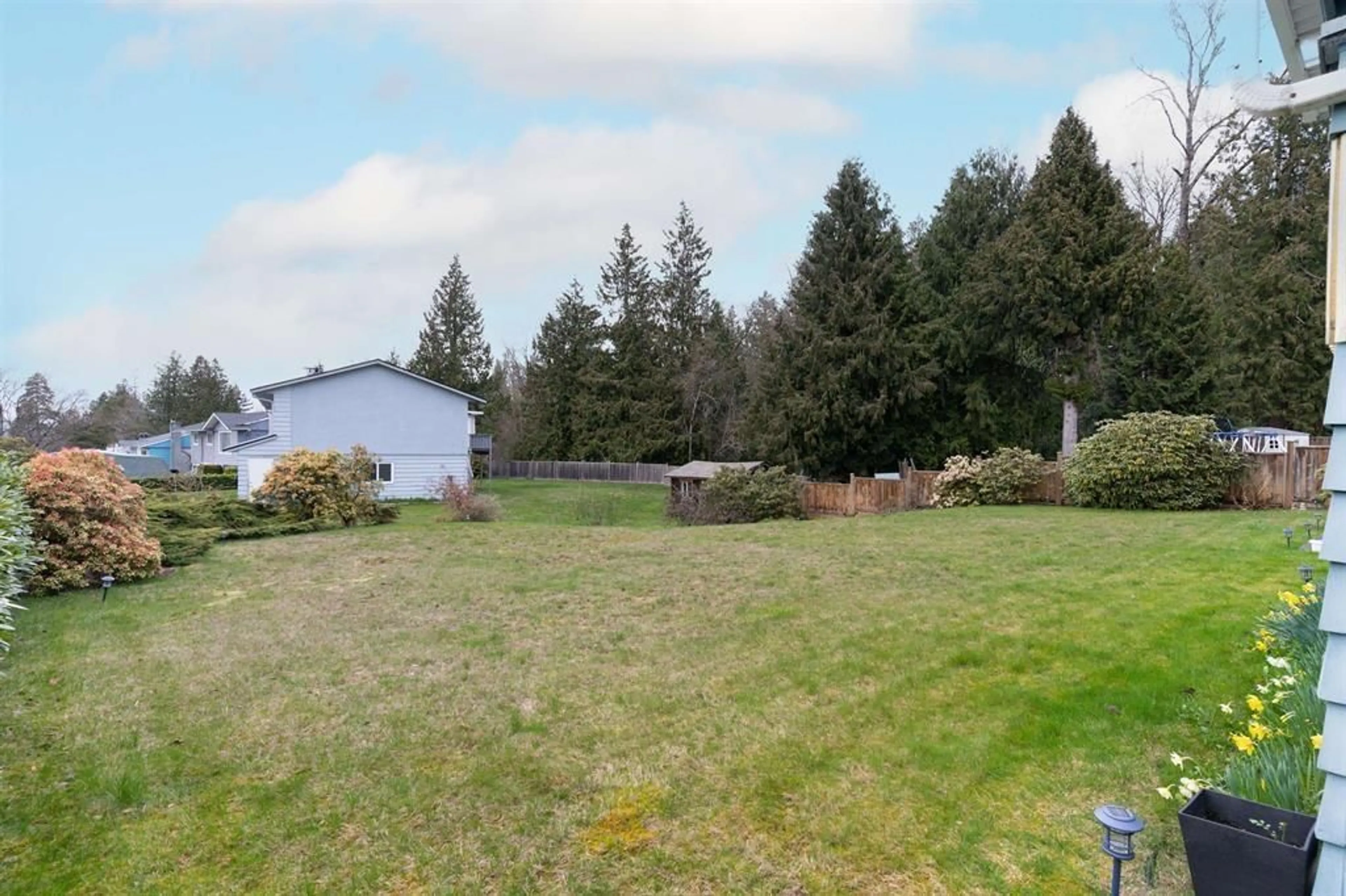 A pic from outside/outdoor area/front of a property/back of a property/a pic from drone, unknown for 11275 KENDALE WAY, Delta British Columbia V4C3P8