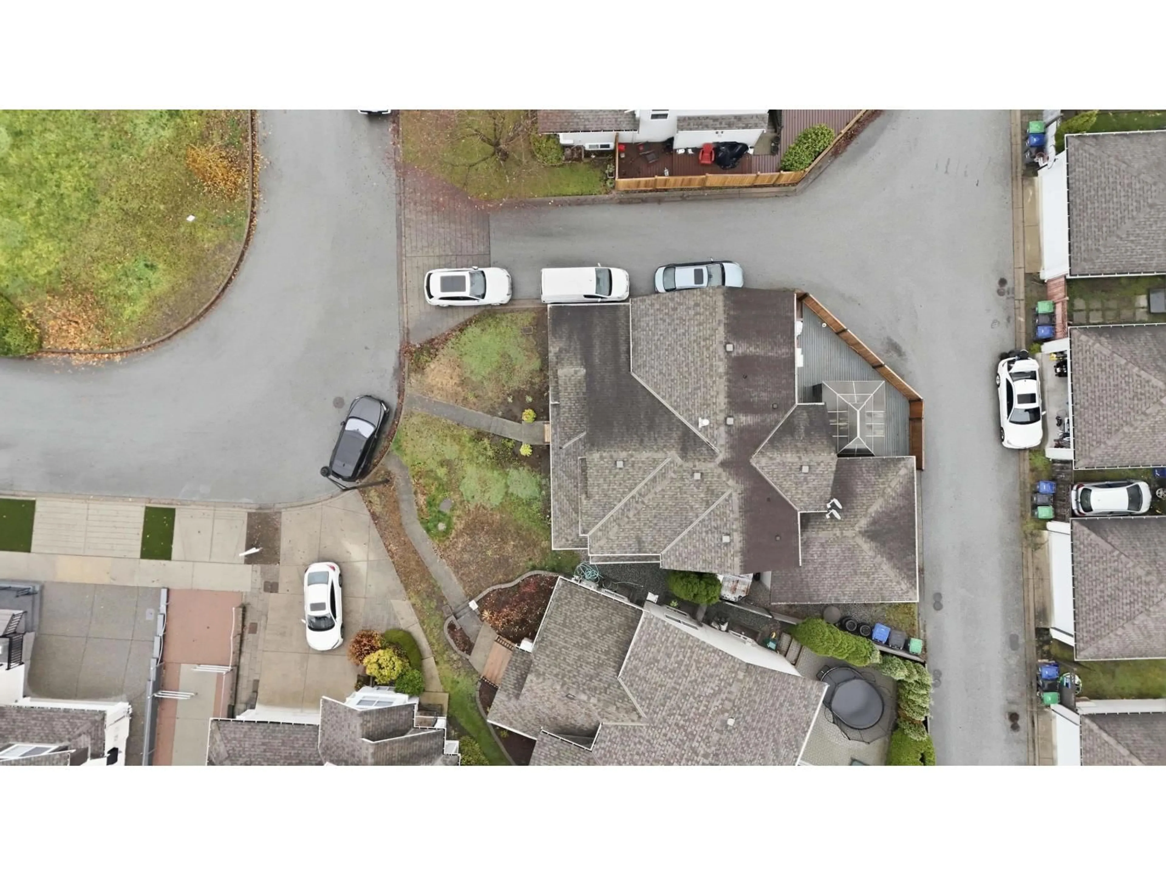 A pic from outside/outdoor area/front of a property/back of a property/a pic from drone, street for 16459 59A, Surrey British Columbia V3S6M6
