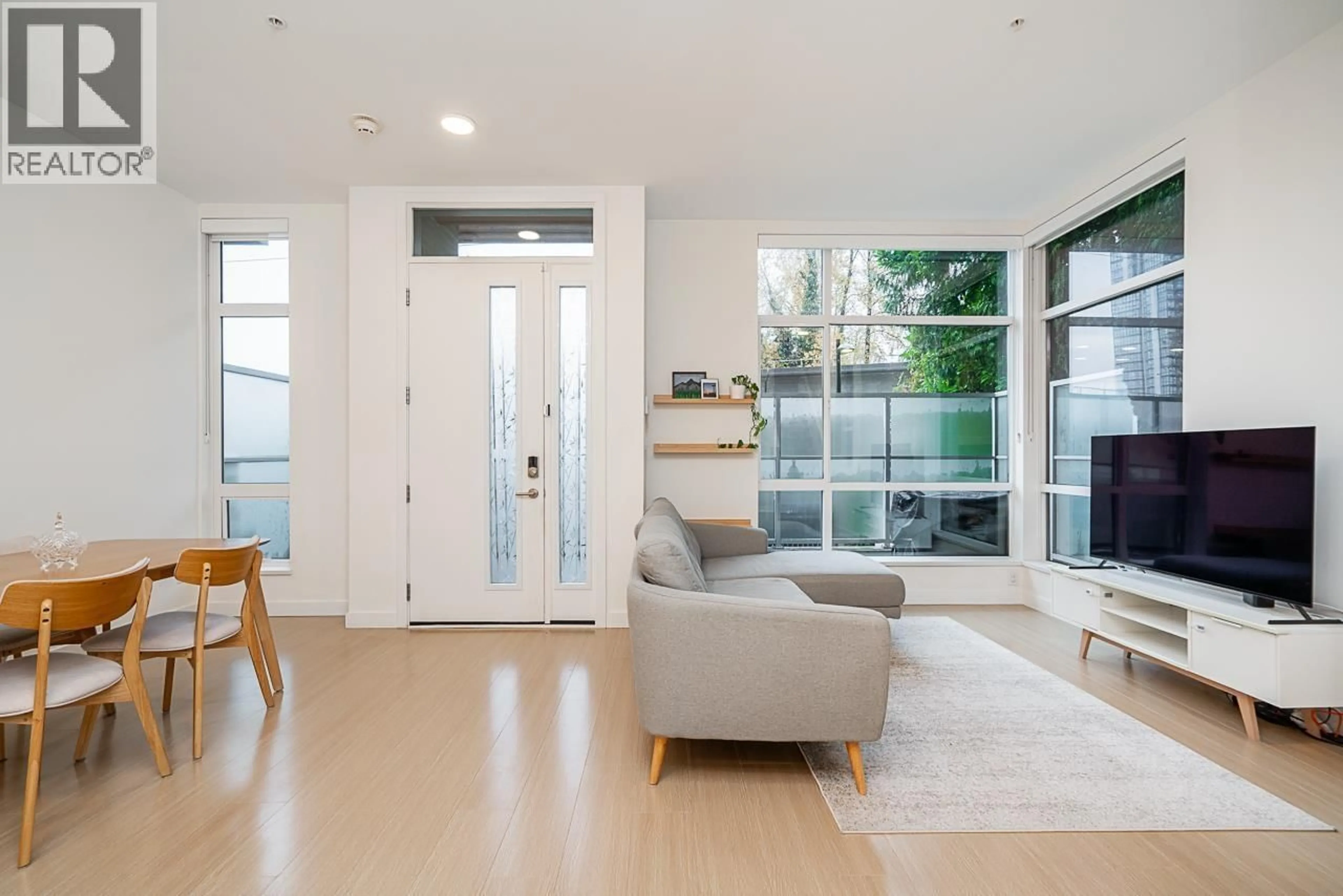 Unknown for 5413 LOUGHEED HWY, Burnaby British Columbia V5B0B4