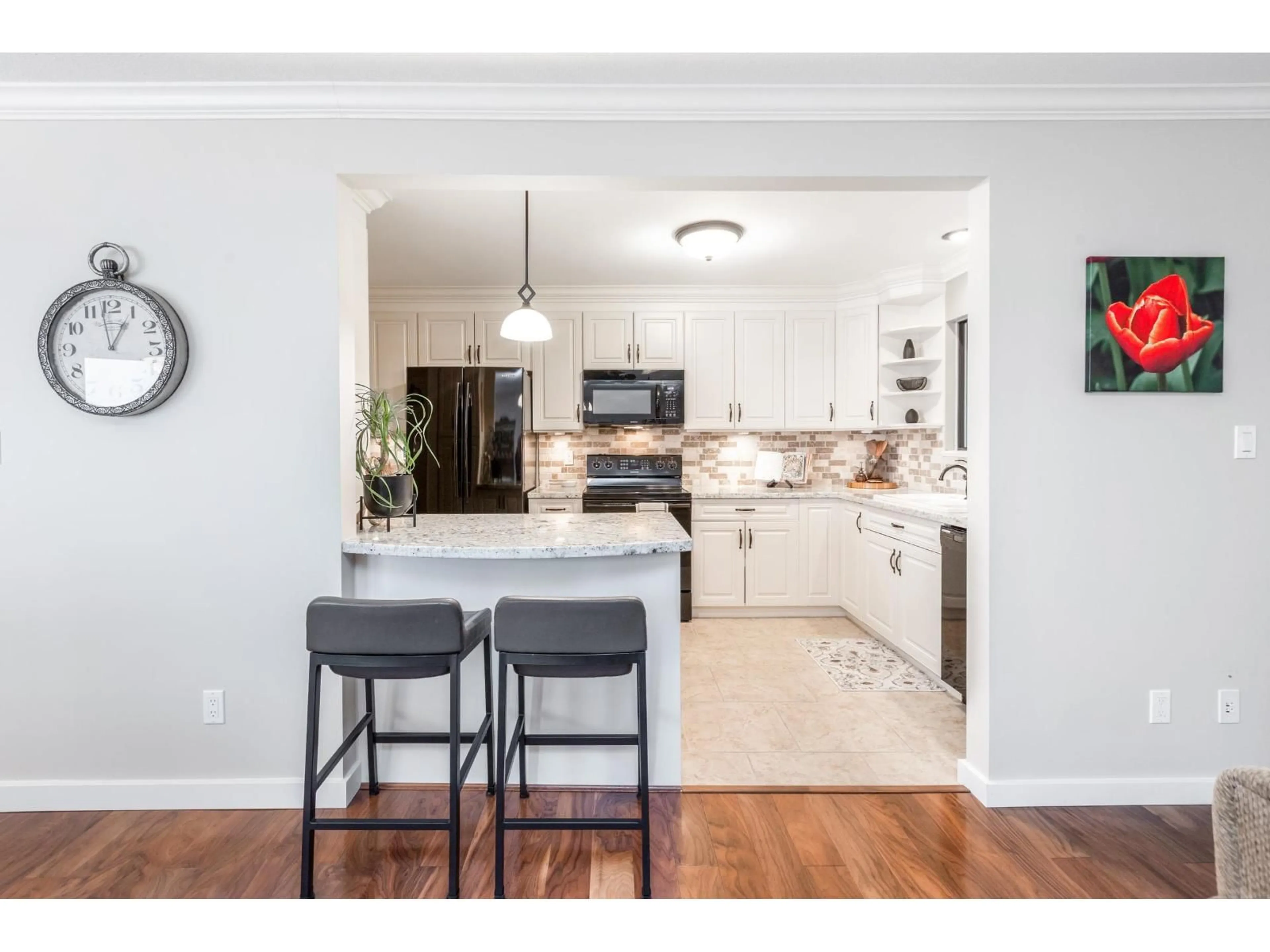 Open concept kitchen, unknown for 304 - 1351 VIDAL, White Rock British Columbia V4B5G7