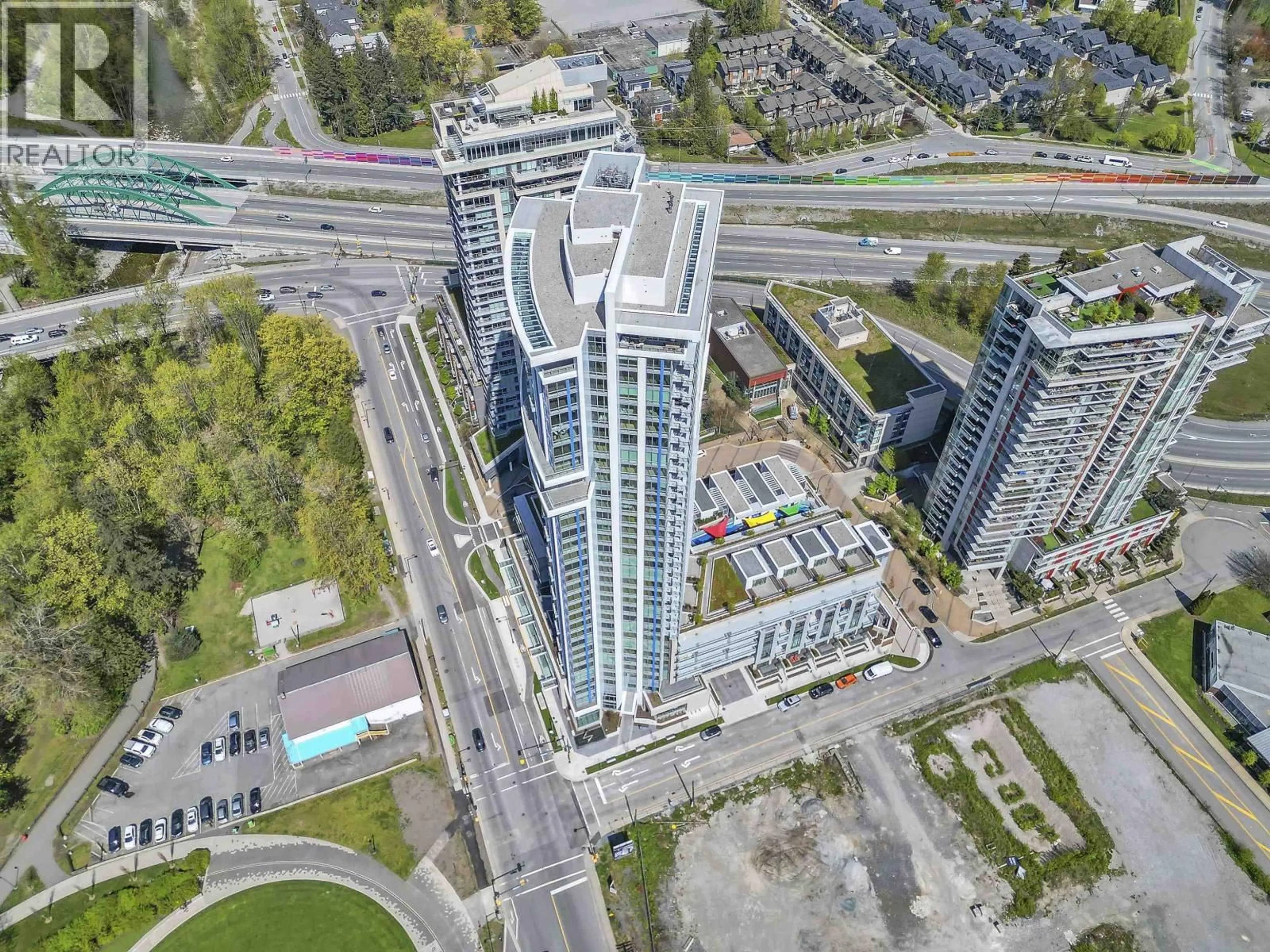 A pic from outside/outdoor area/front of a property/back of a property/a pic from drone, city buildings view from balcony for 602 - 1500 FERN STREET, North Vancouver British Columbia V7J0E6