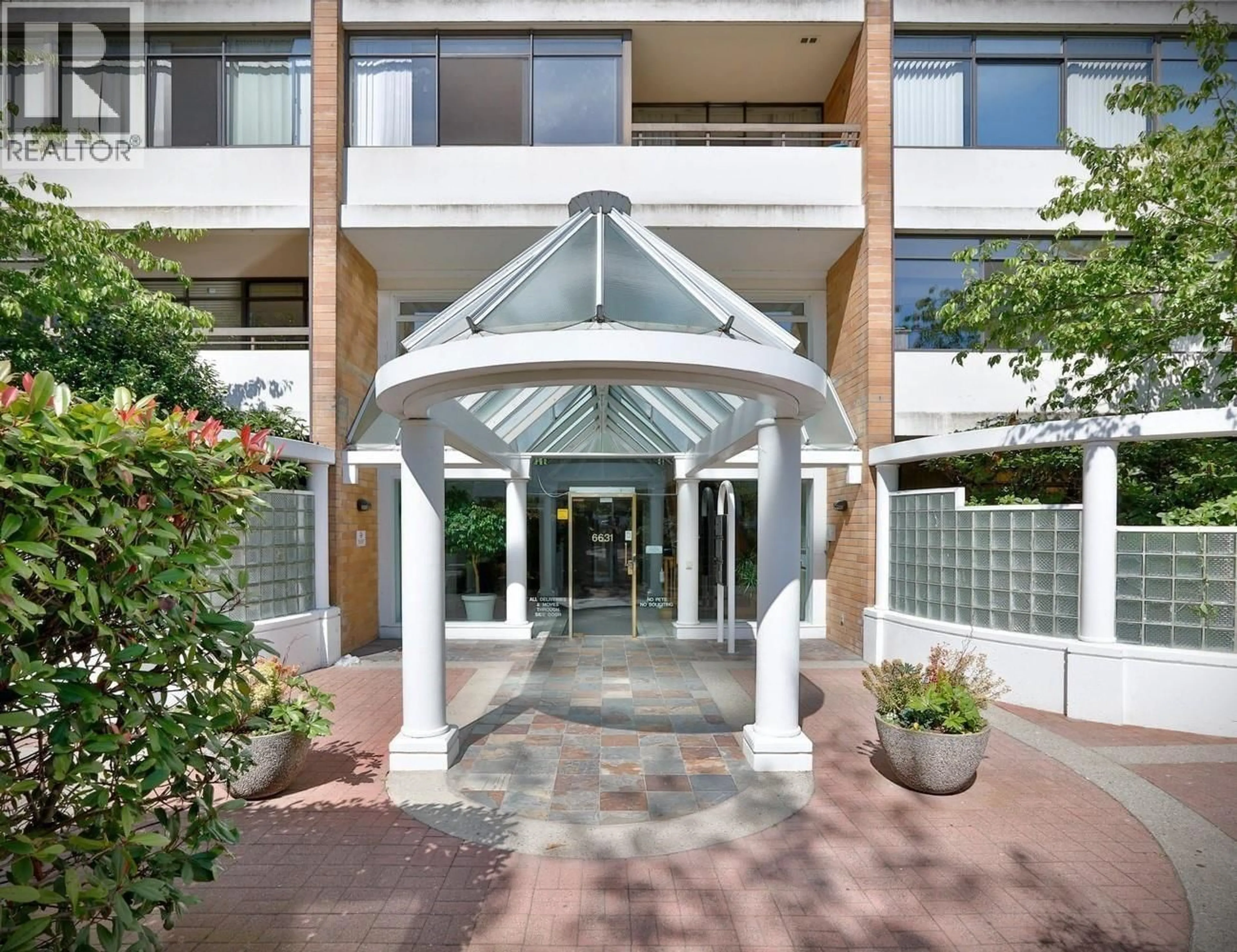 Indoor foyer for 1609 - 6631 MINORU BOULEVARD, Richmond British Columbia V6Y1Z1