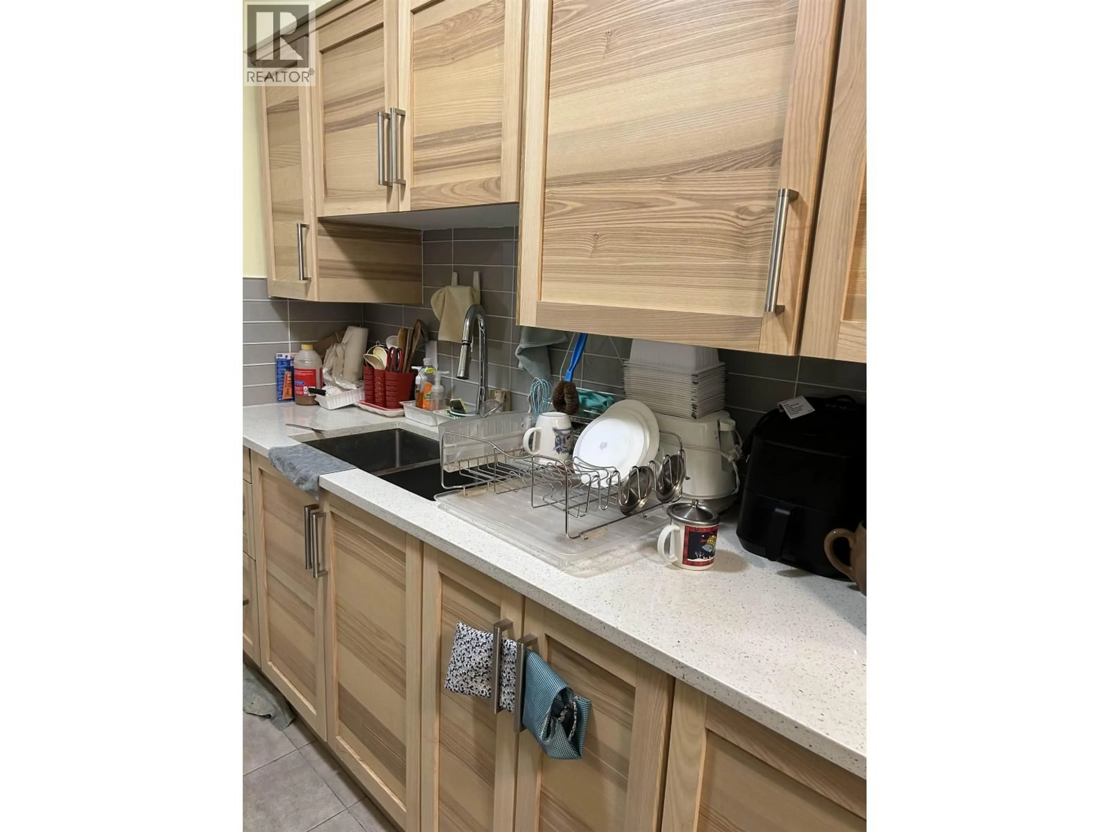 Standard kitchen, wood/laminate floor for 1609 - 6631 MINORU BOULEVARD, Richmond British Columbia V6Y1Z1