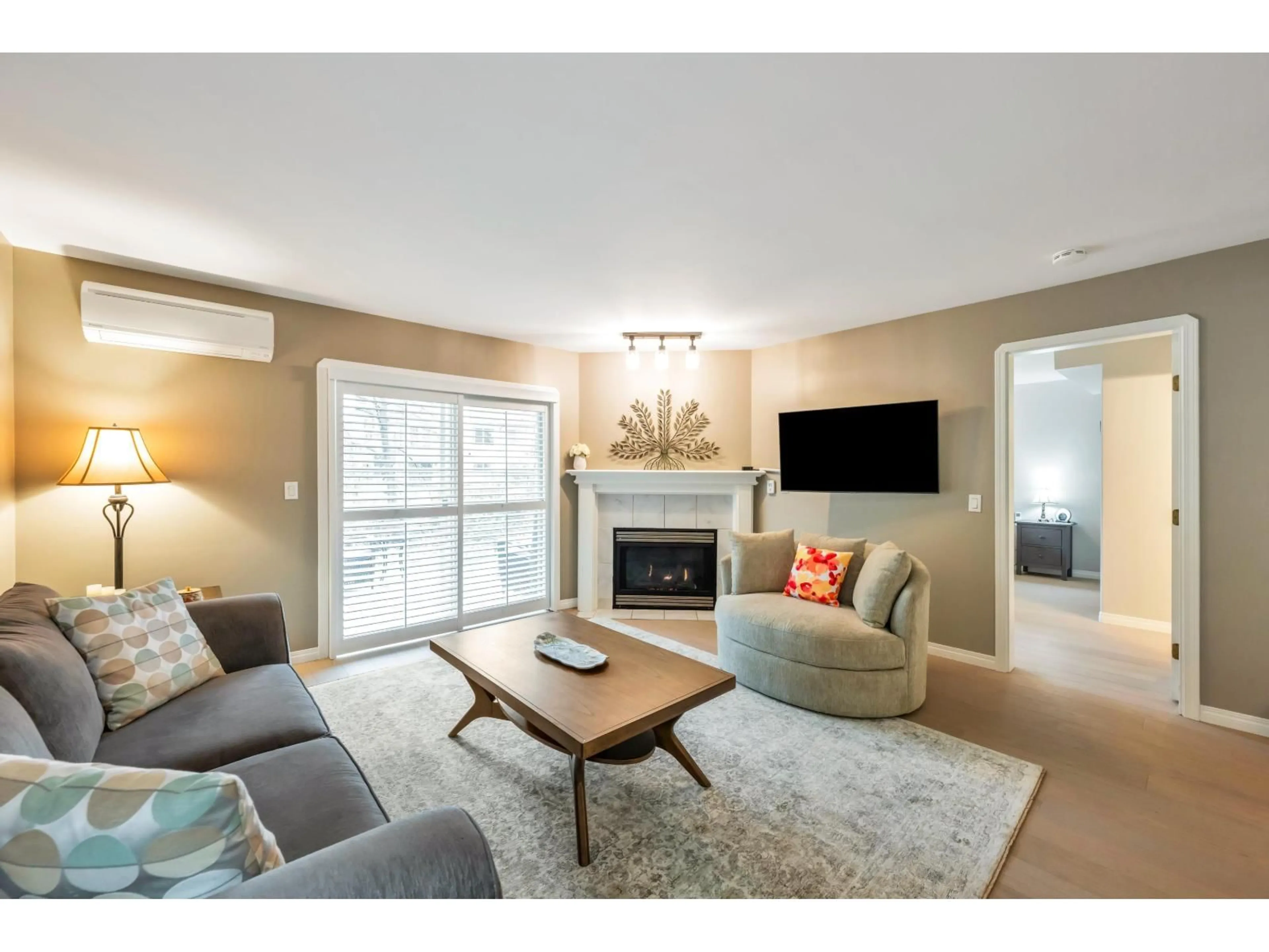 Living room with furniture, unknown for 43 - 34250 HAZELWOOD, Abbotsford British Columbia V2S7L4