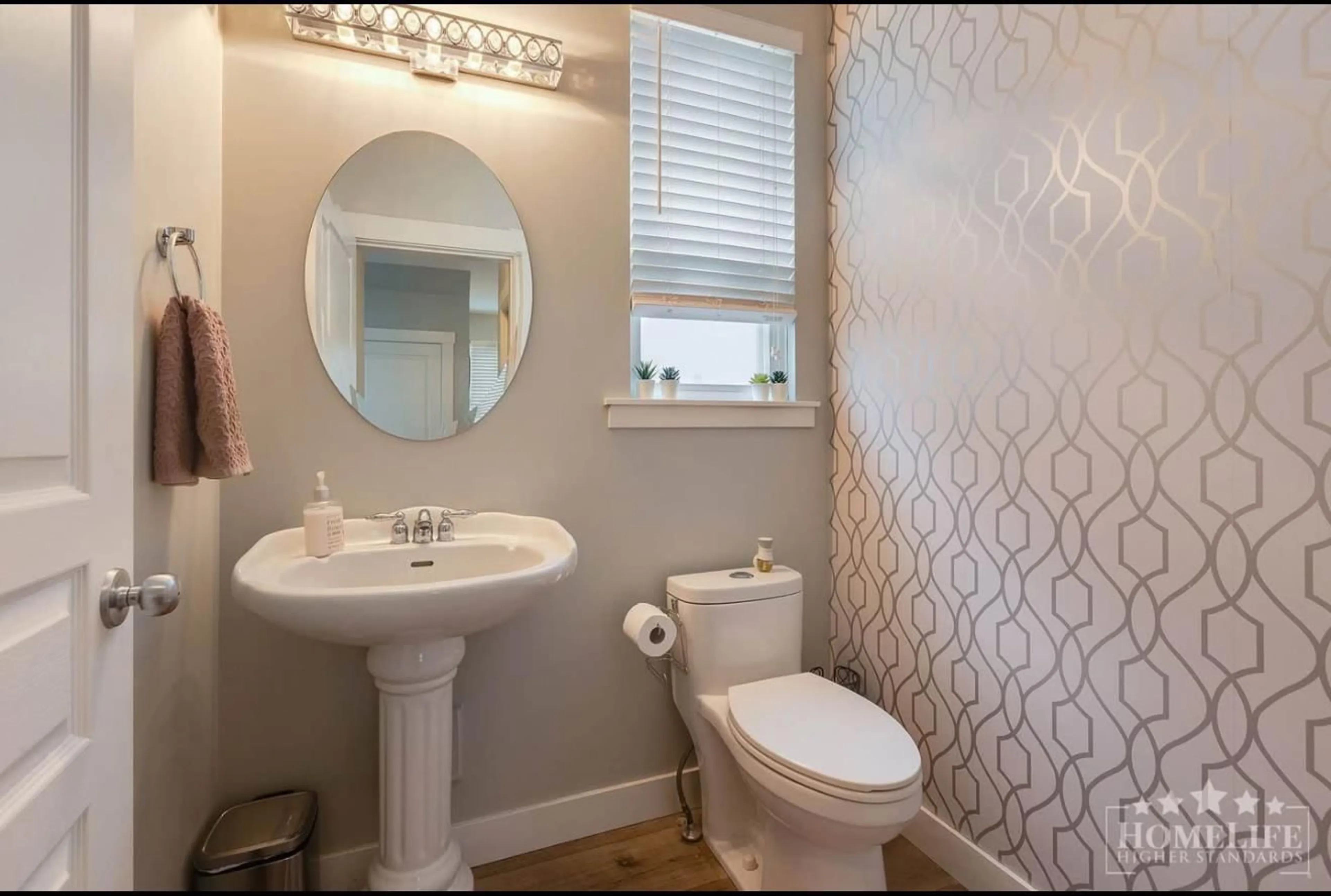 Standard bathroom, unknown for 6779 186, Surrey British Columbia V3S1Z1