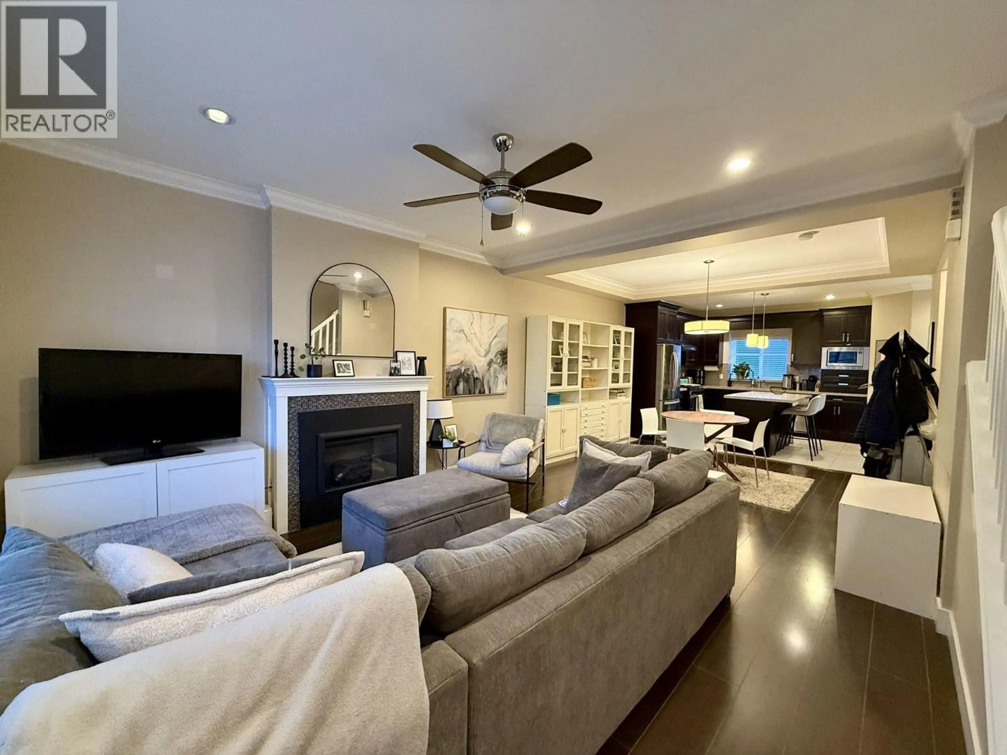 Living room with furniture, unknown for 27 - 12351 NO. 2 ROAD, Richmond British Columbia V7E0B2