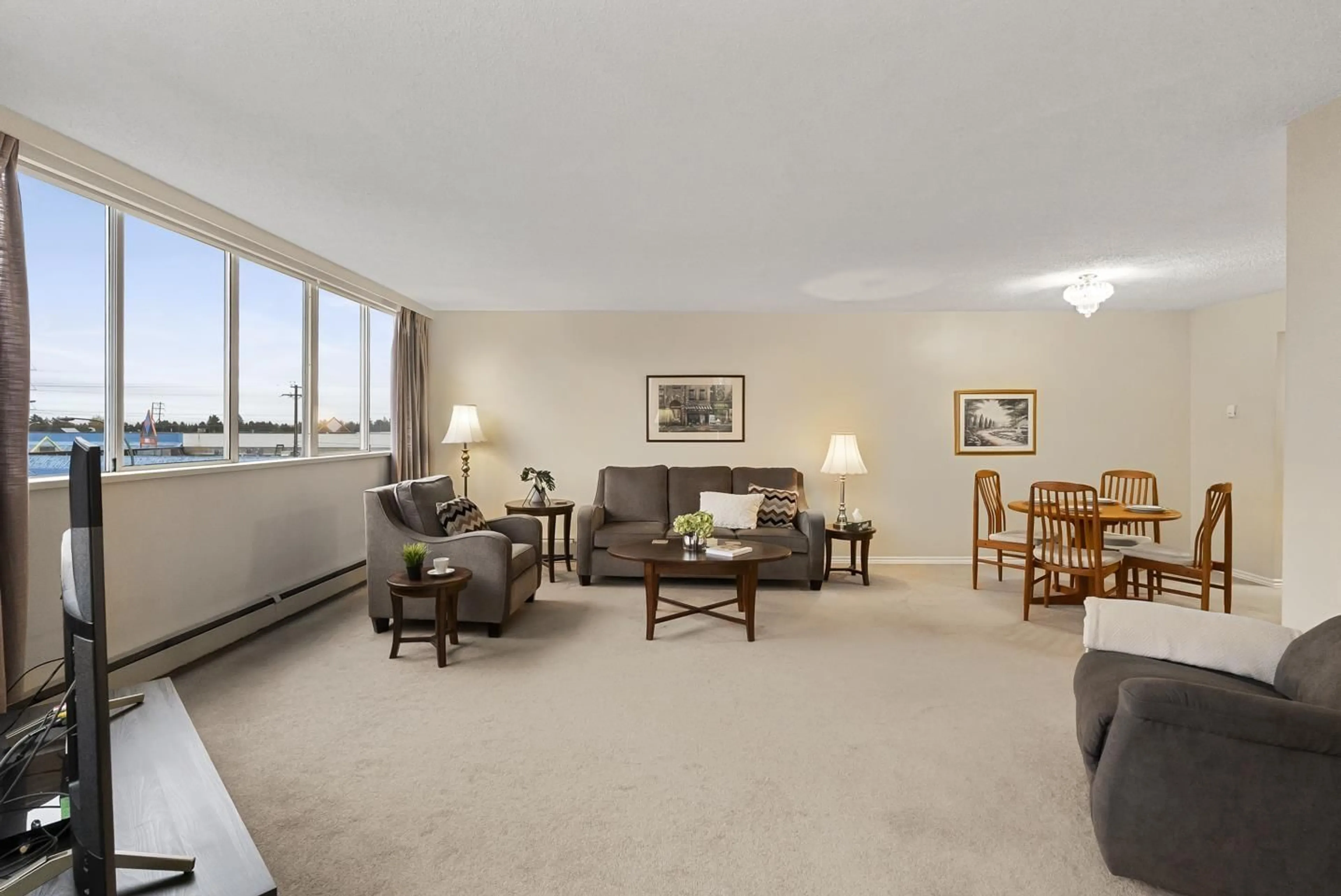 Living room with furniture, carpet floor for 308 - 11881 88, Delta British Columbia V4C8A2