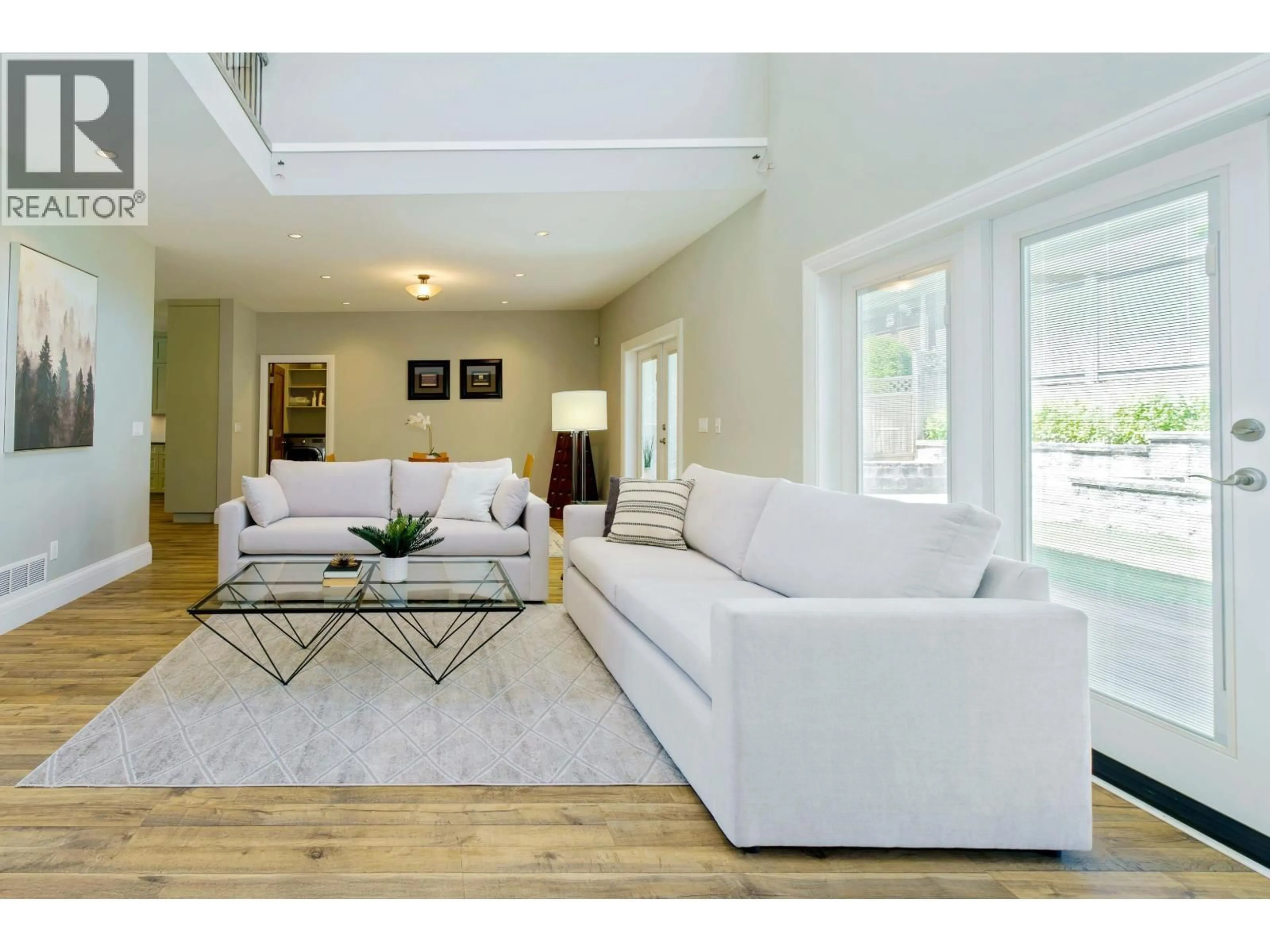 Living room with furniture, unknown for 1055 CHARLAND AVENUE, Coquitlam British Columbia V3K3K8