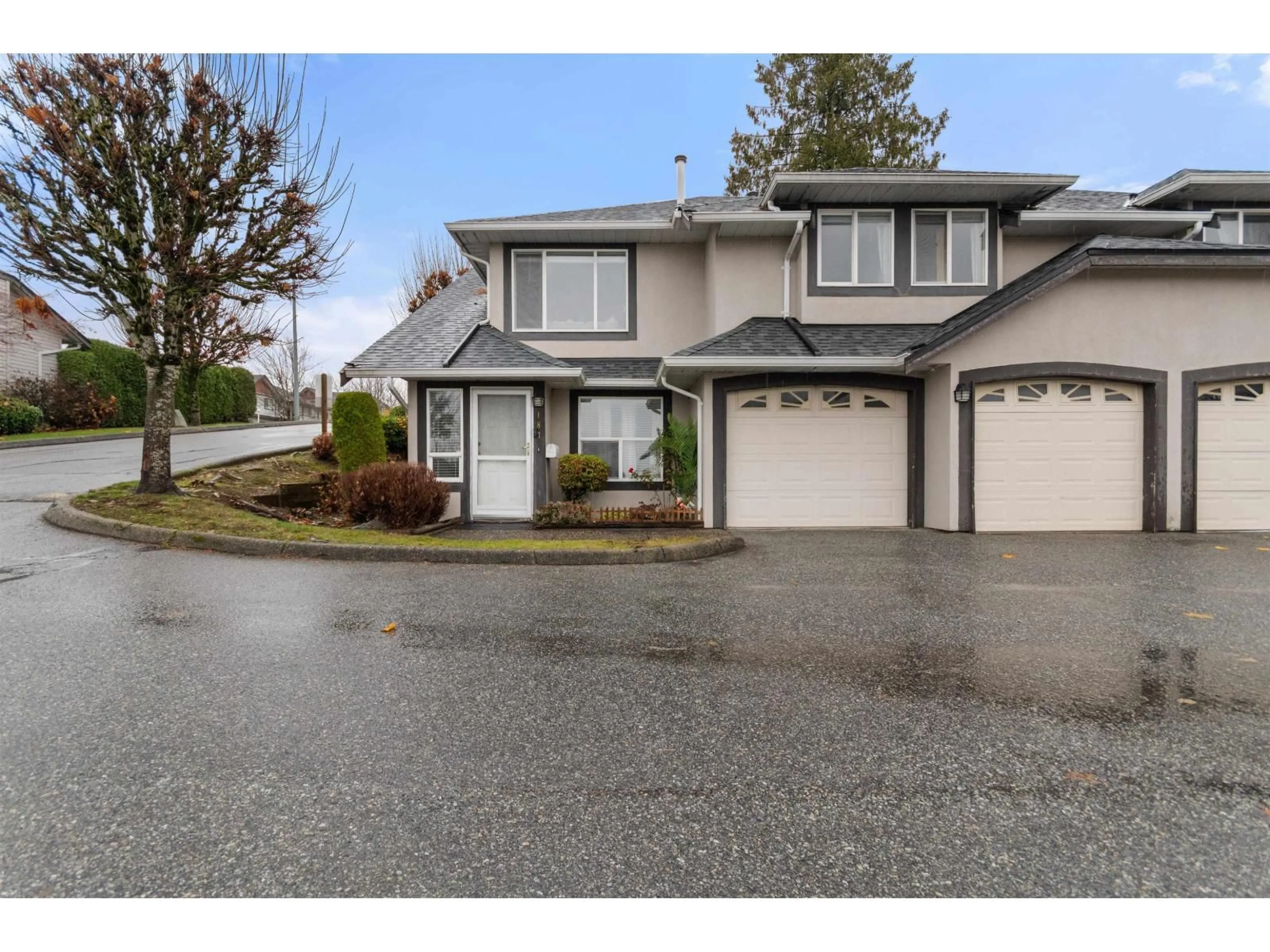 Home with vinyl exterior material, street for 187 - 3160 TOWNLINE, Abbotsford British Columbia V2T5P4