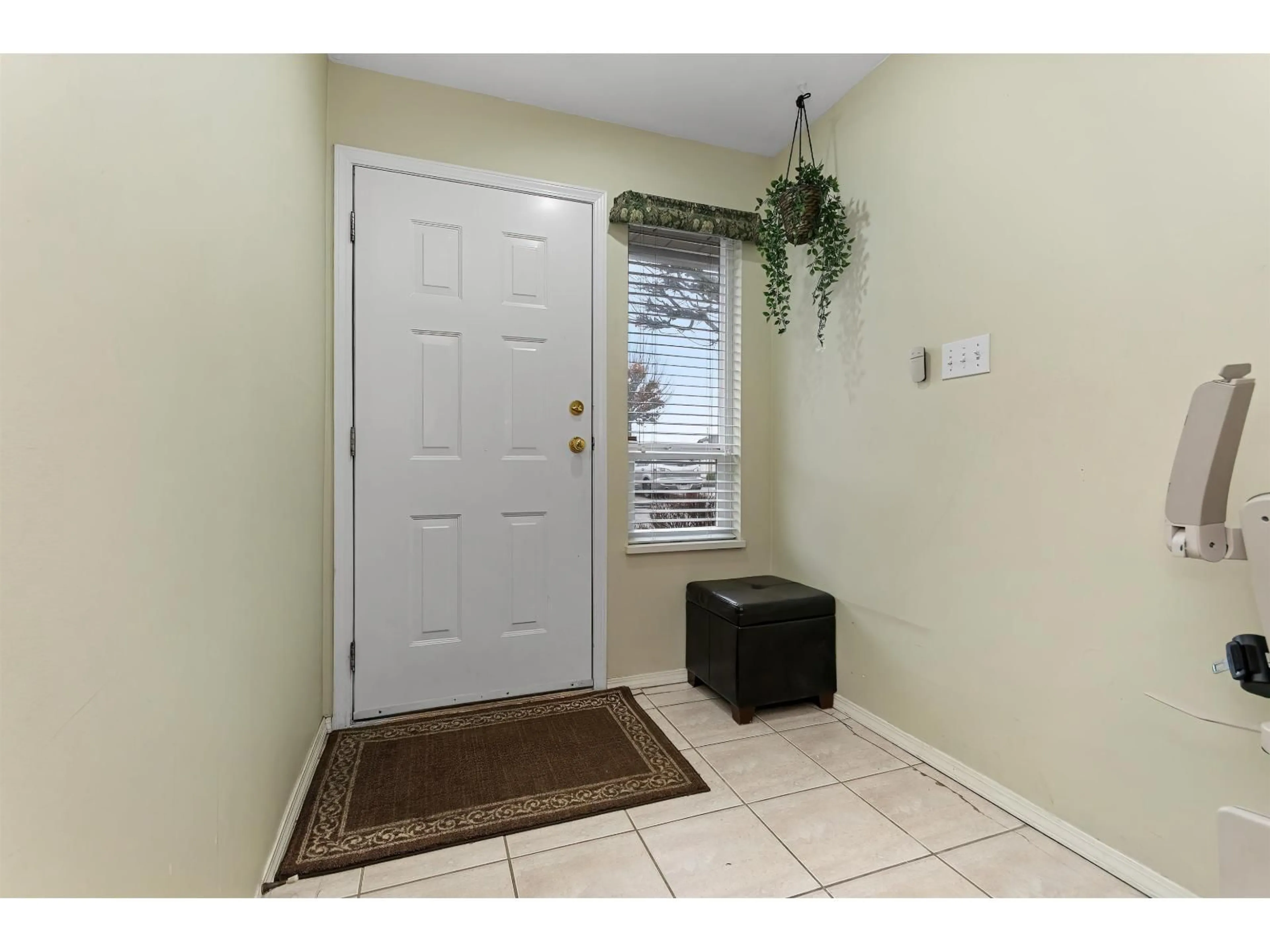 Indoor entryway for 187 - 3160 TOWNLINE, Abbotsford British Columbia V2T5P4