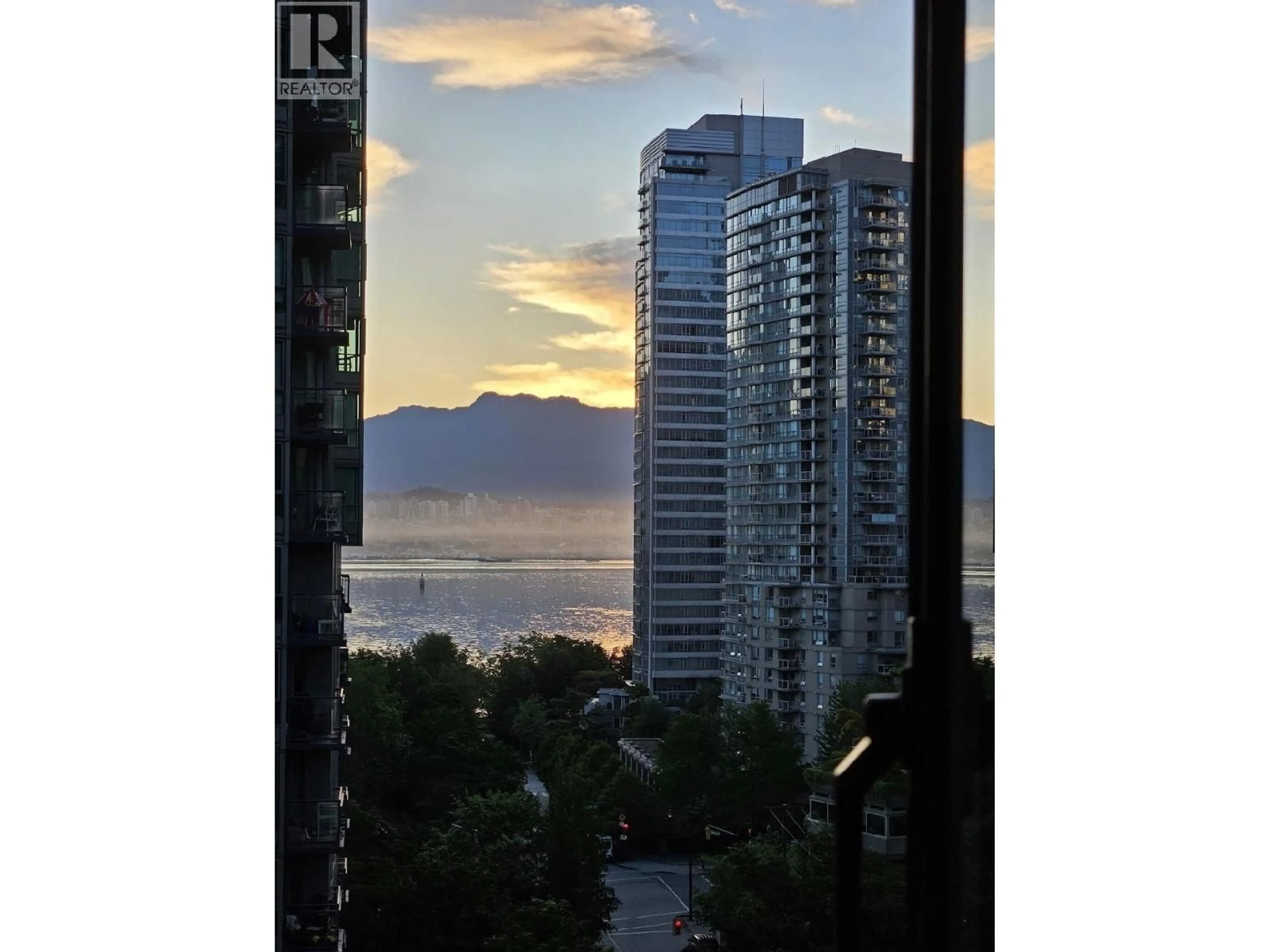 Blurry image for 909 - 1331 GEORGIA STREET, Vancouver British Columbia V6E4P1