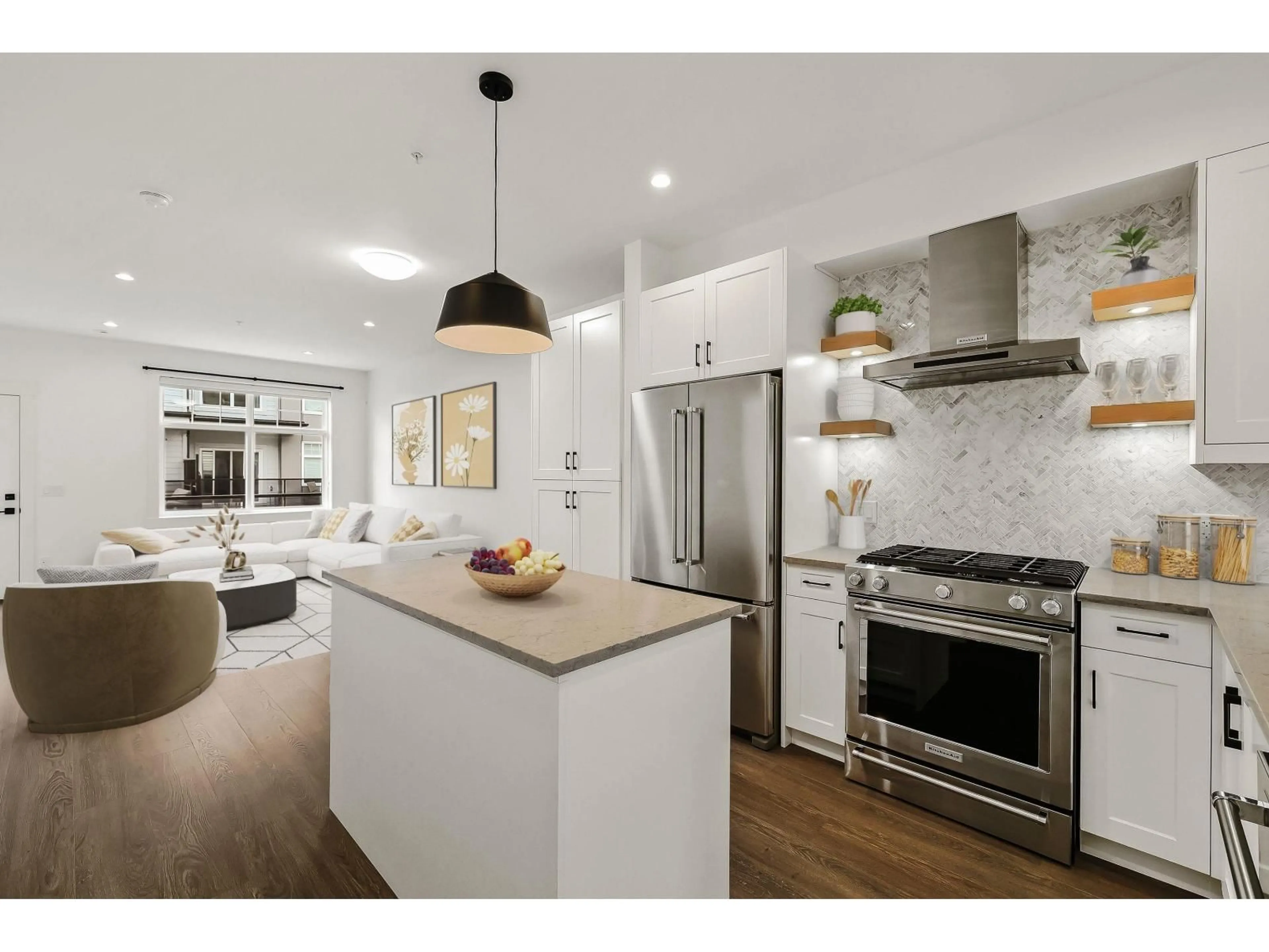 Open concept kitchen, ceramic/tile floor for 17 - 22334 48, Langley British Columbia V3A3N5