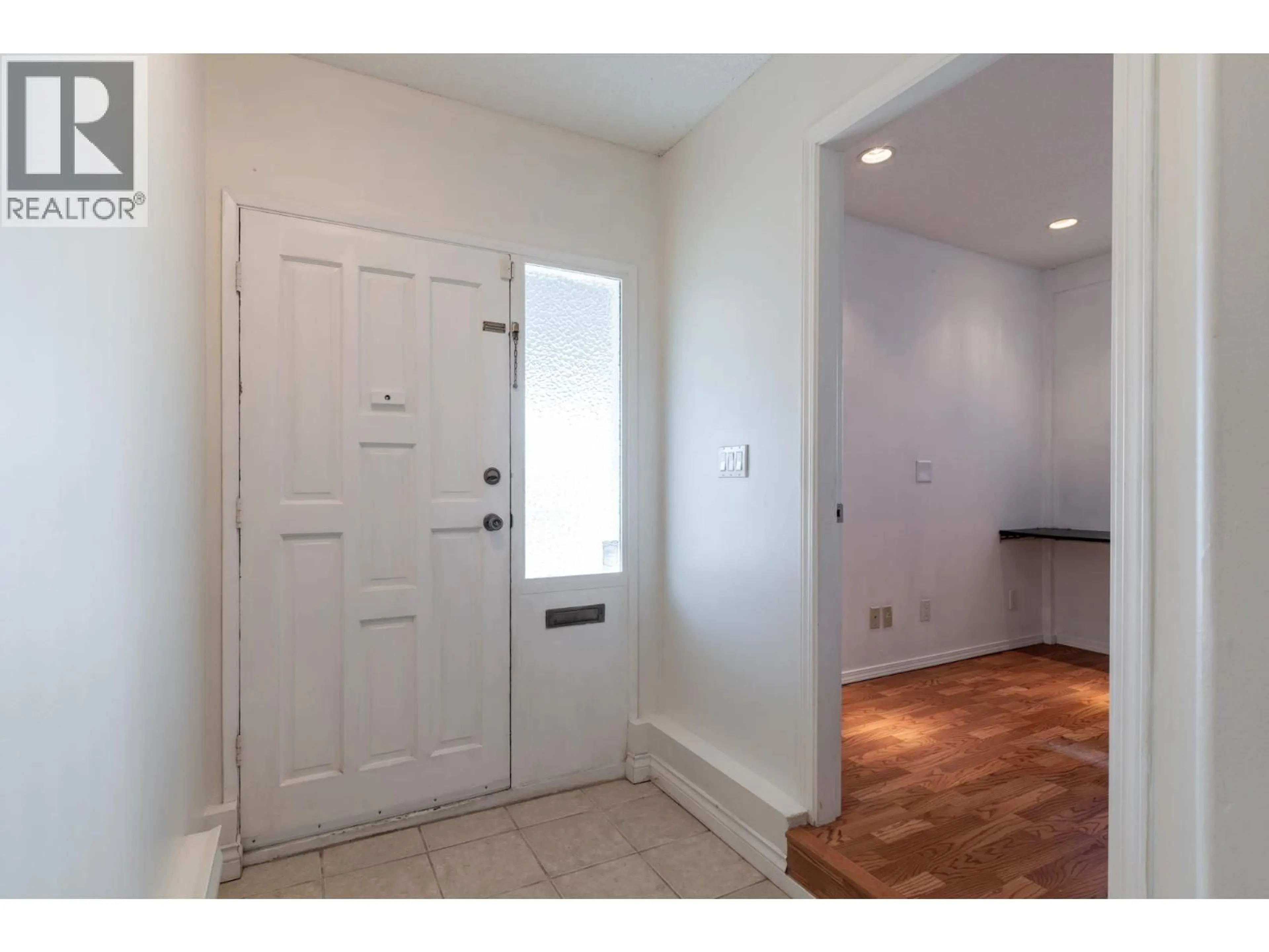 Indoor entryway for 11200 FRIGATE COURT, Richmond British Columbia V7E4M4