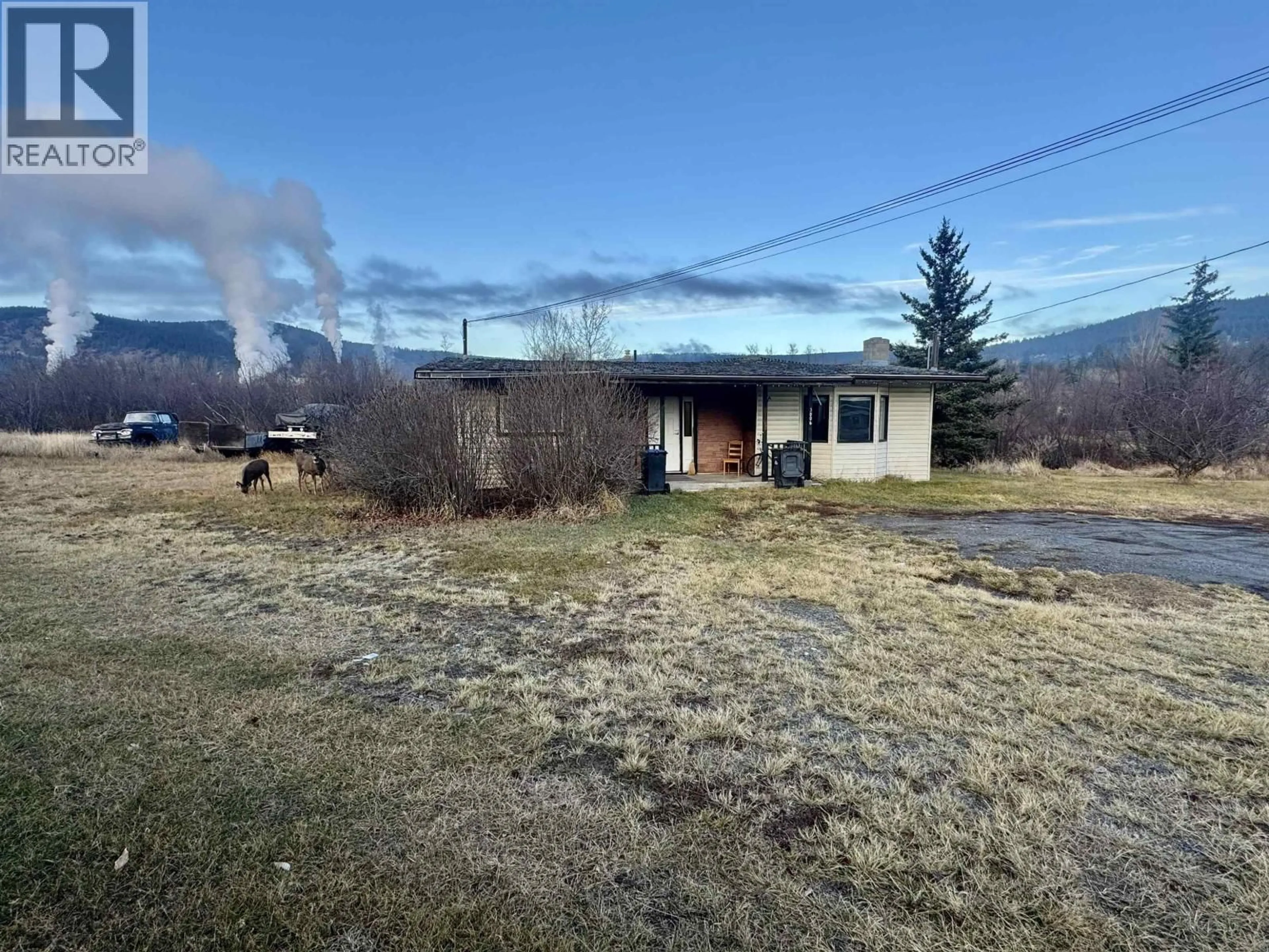 A pic from outside/outdoor area/front of a property/back of a property/a pic from drone, mountain view for 3006 EDWARDS DRIVE, Williams Lake British Columbia V2G1Y3